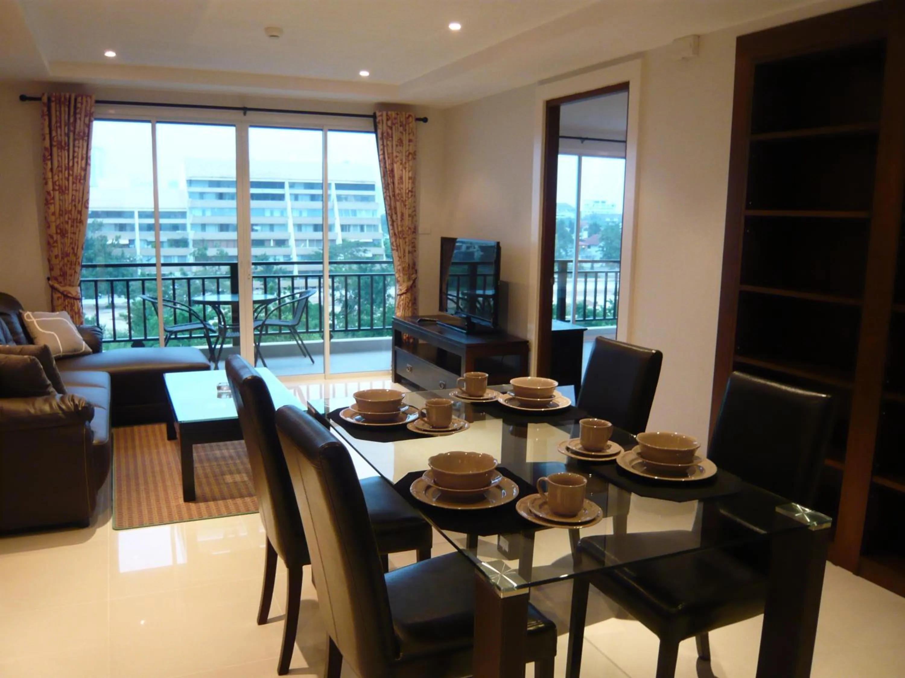 Dining area in Jomtien Beach Penthouses