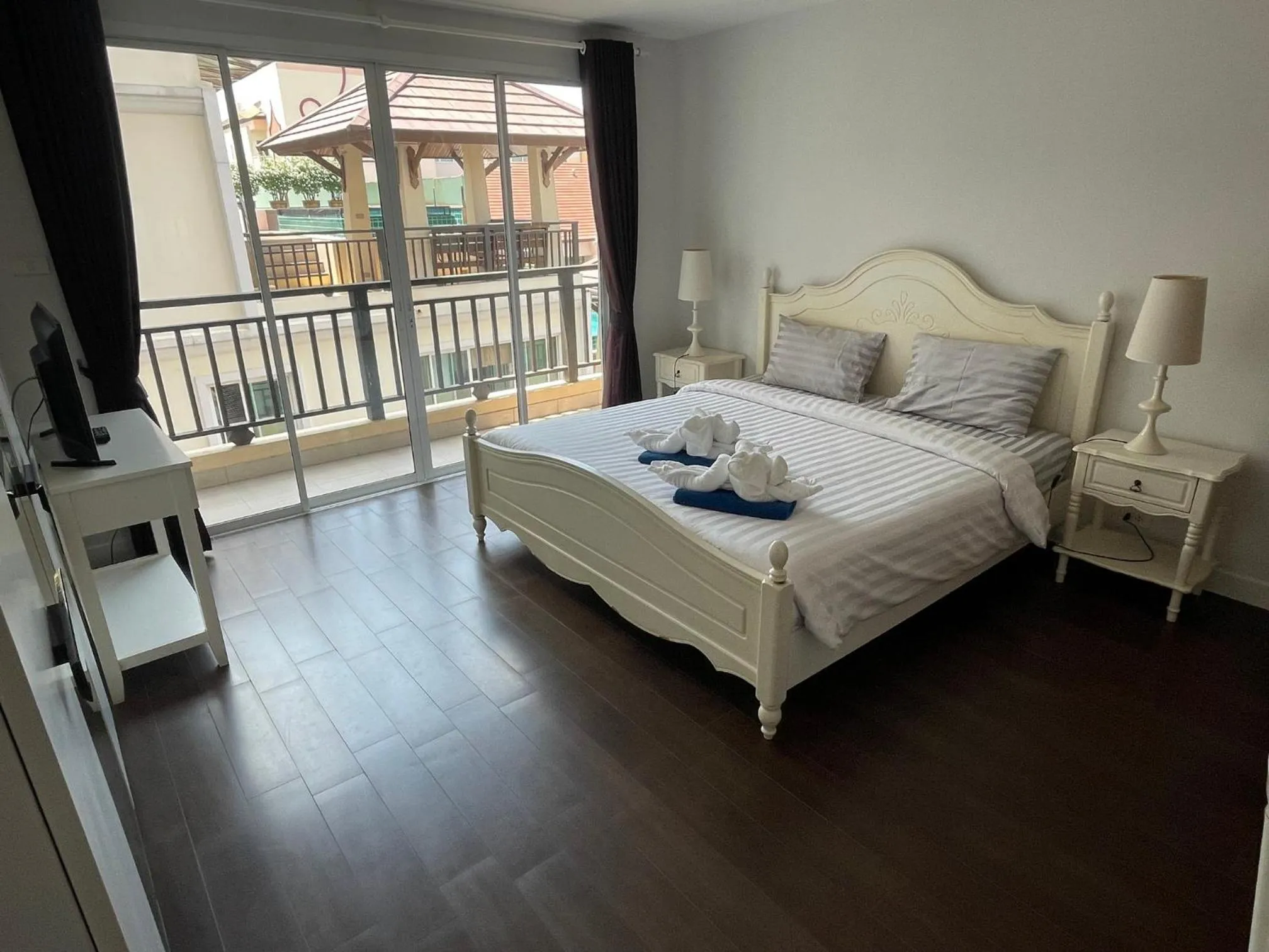 Bed in Jomtien Beach Penthouses