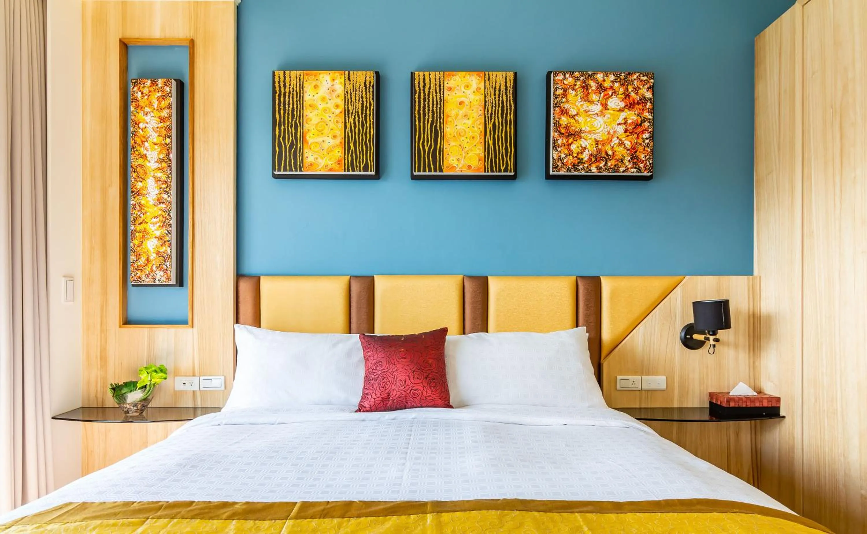 Decorative detail, Bed in Mambo Boutique Hotel