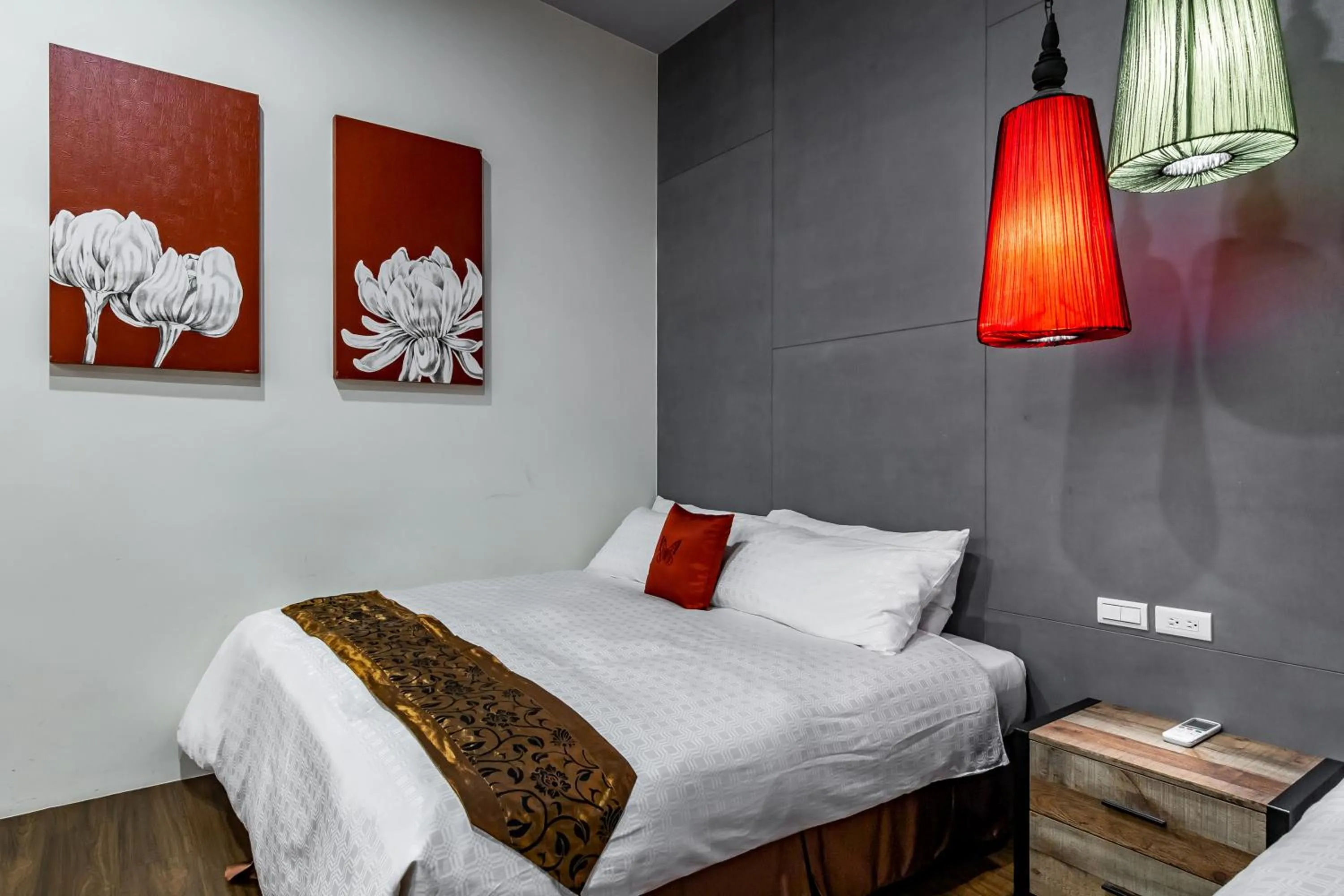 Decorative detail, Bed in Mambo Boutique Hotel