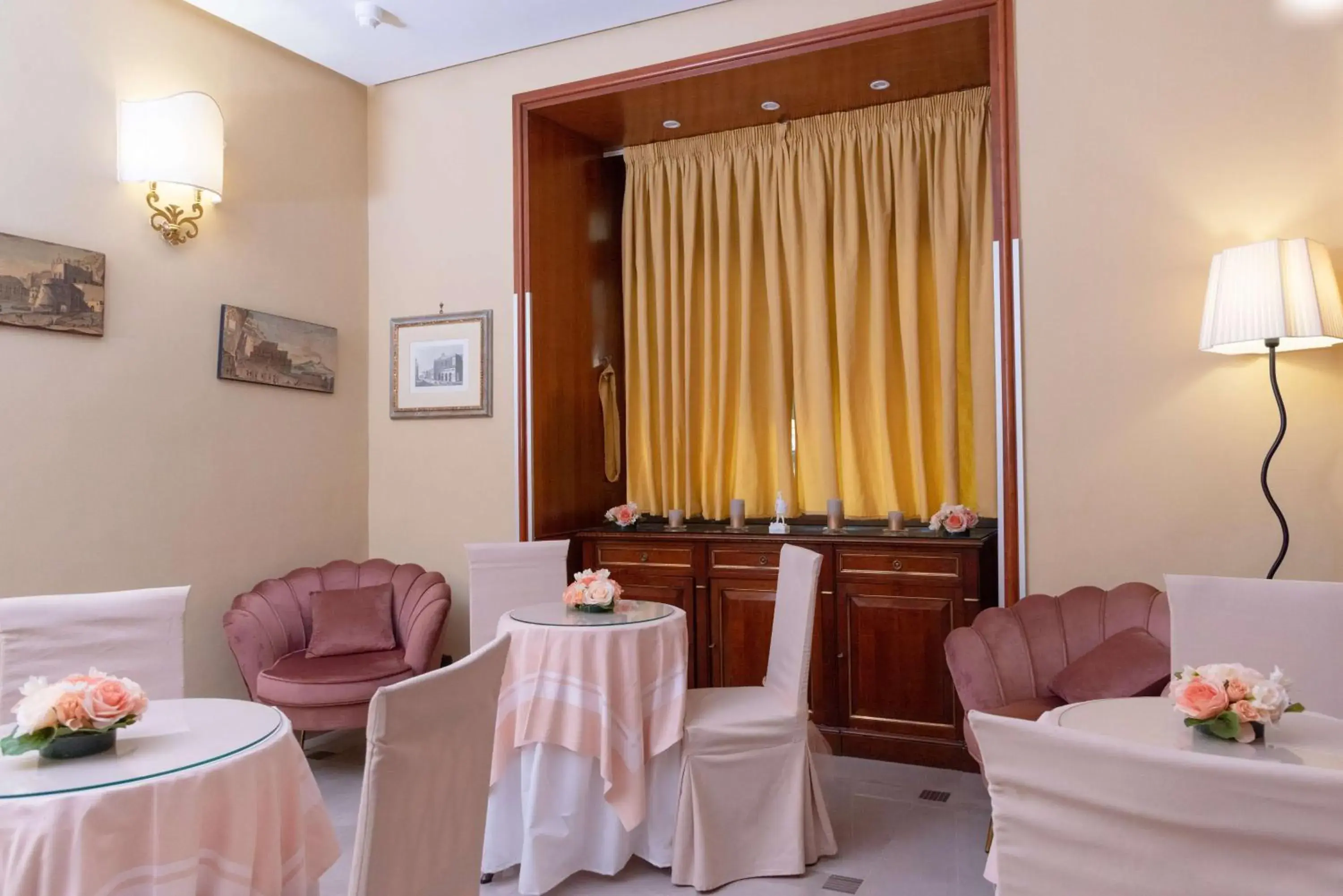 Lobby or reception in Hotel Suite Ares Lobby or reception in Hotel Suite Ares