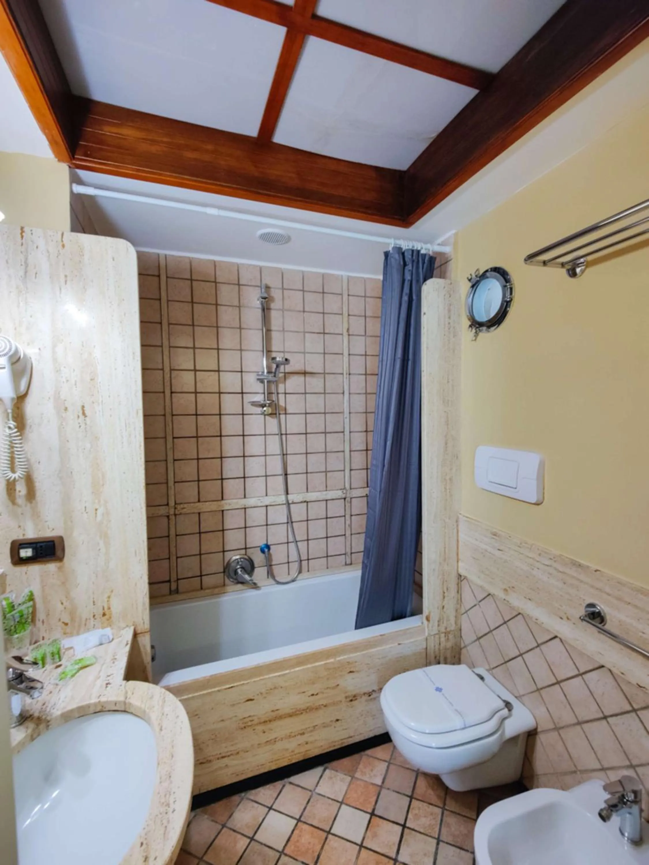 Bathroom in Hotel Suite Ares