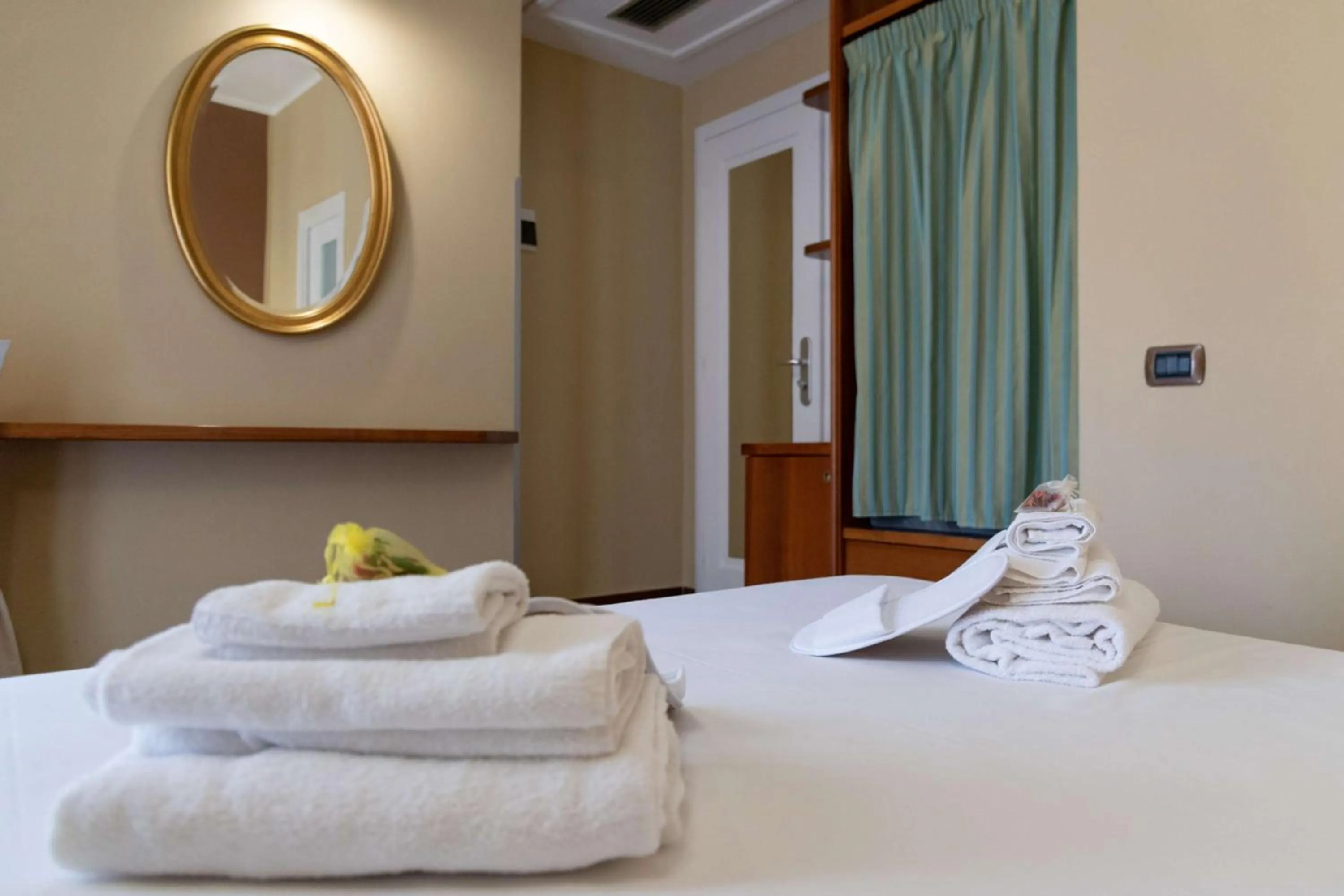 Bedroom, Bed in Hotel Suite Ares