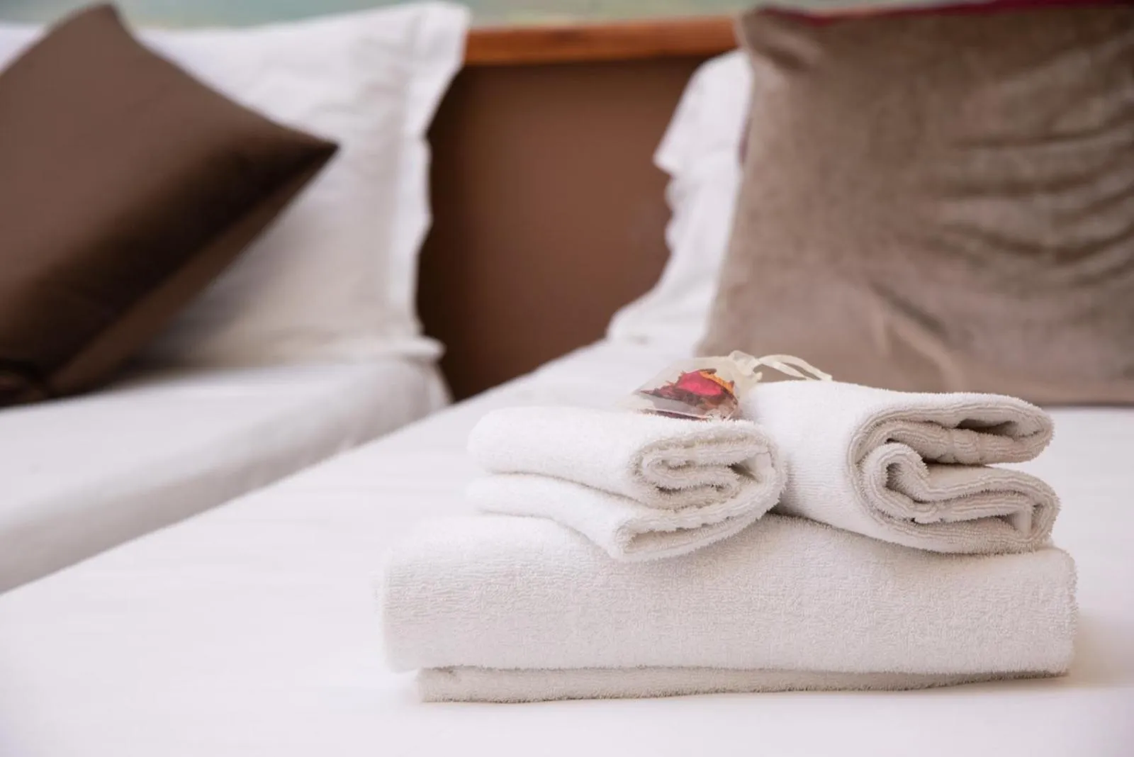 towels, Bed in Hotel Suite Ares