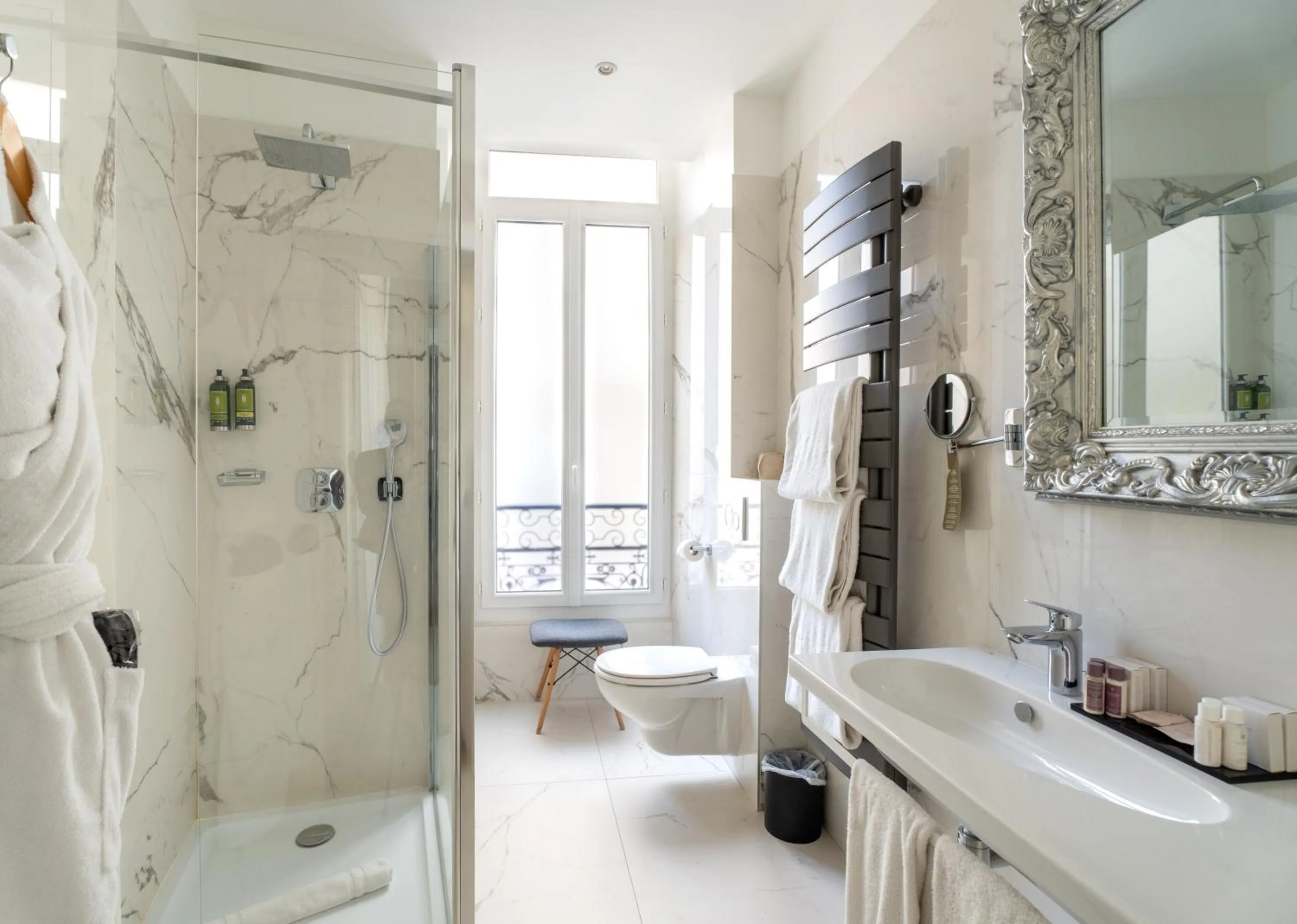 Bathroom in Hotel La Villa Nice Promenade