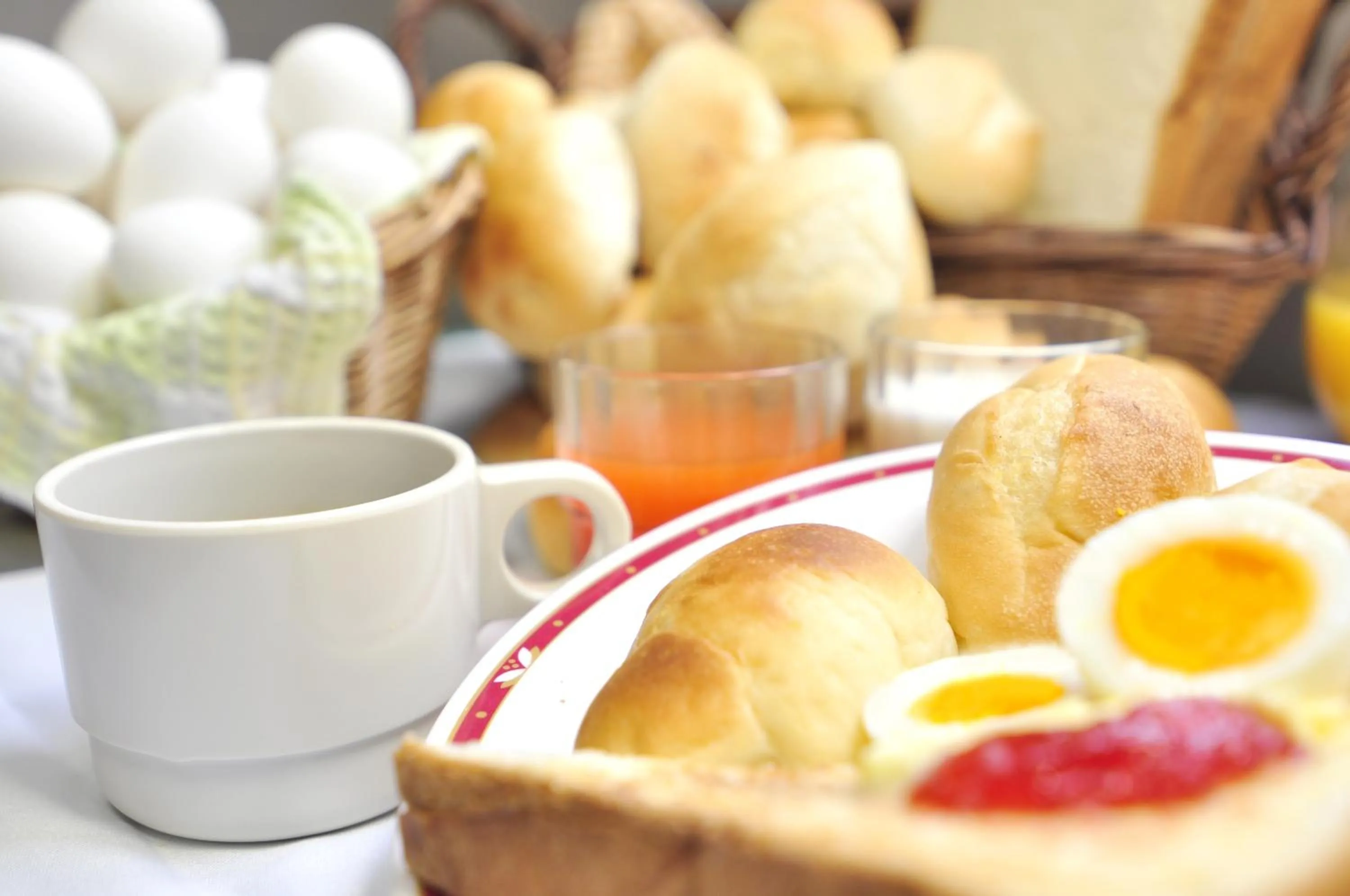 Food and drinks in Hotel Green Mark