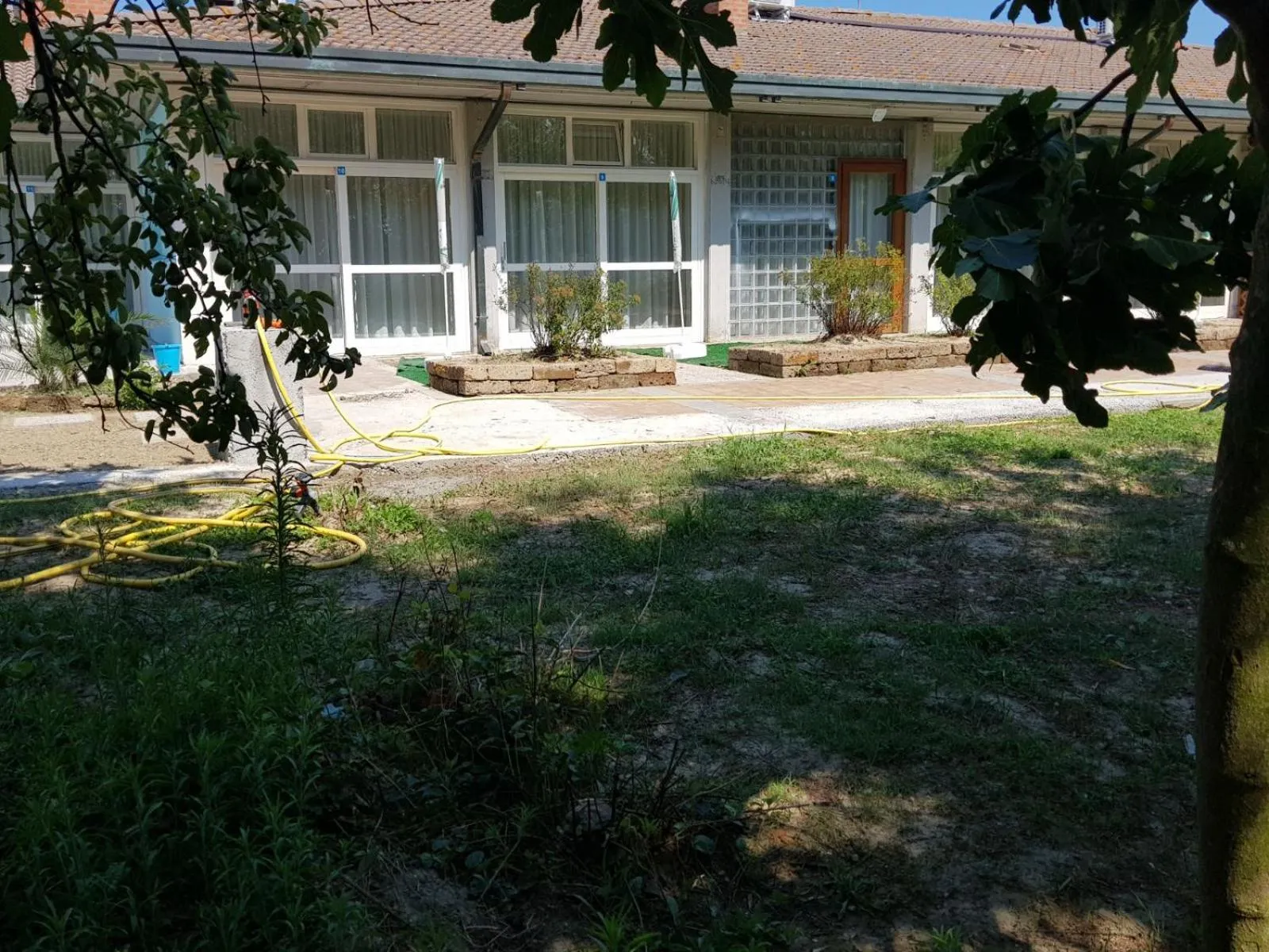 Facade/entrance in Duna camere con bagno