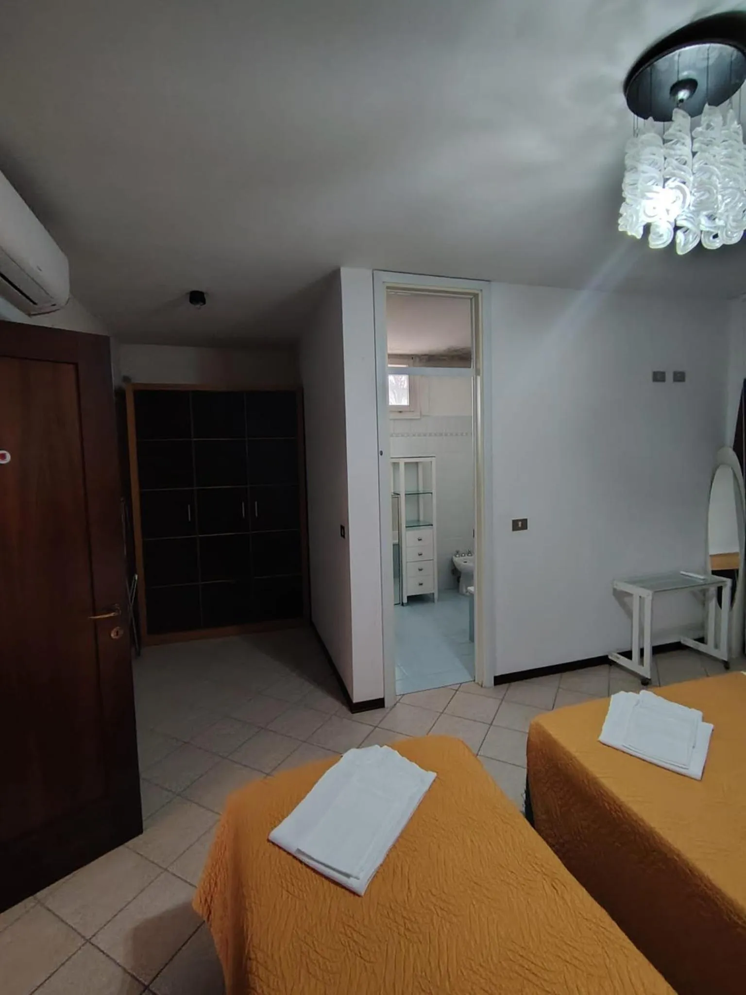 Bedroom, Bed in Duna camere con bagno