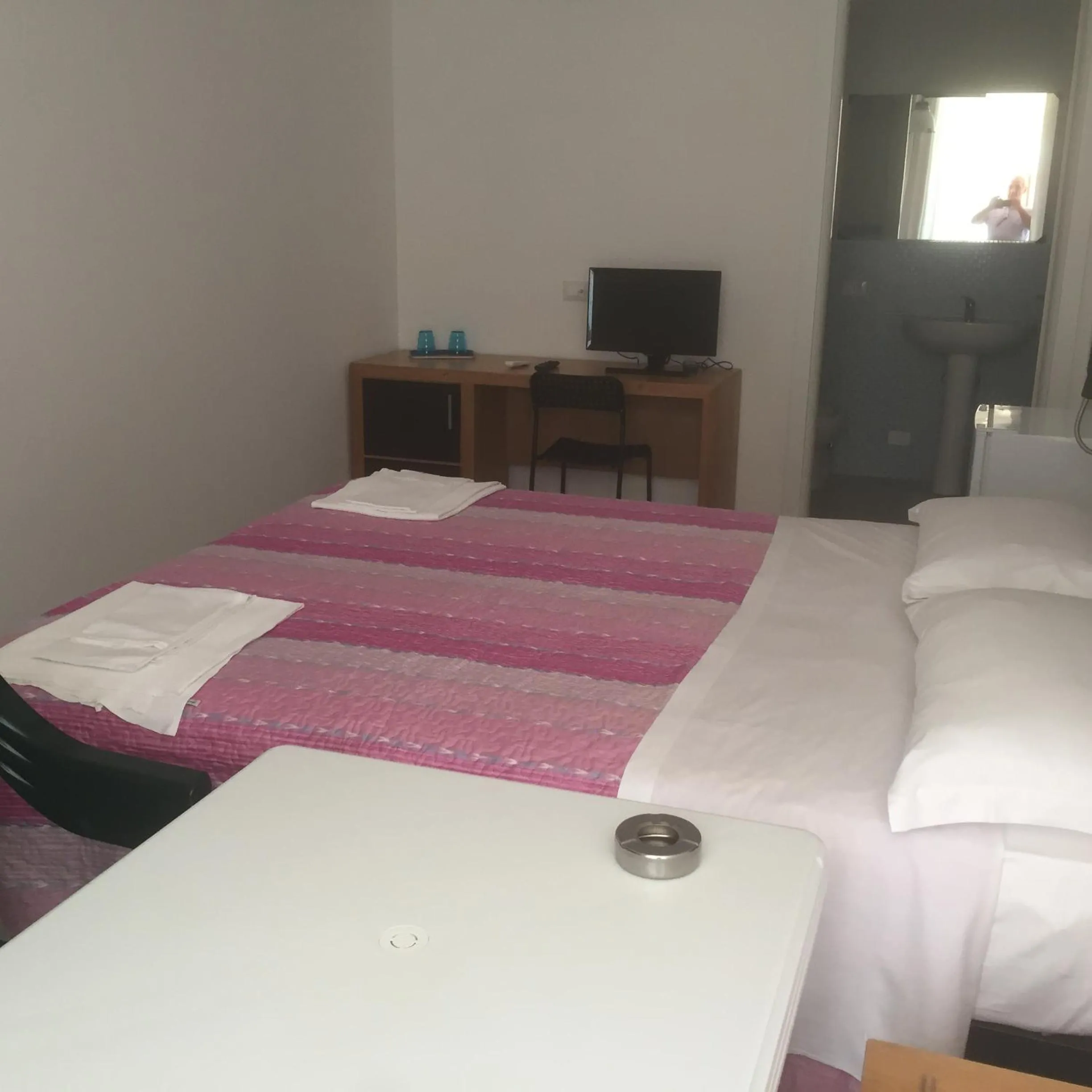 Bedroom, Bed in Duna camere con bagno