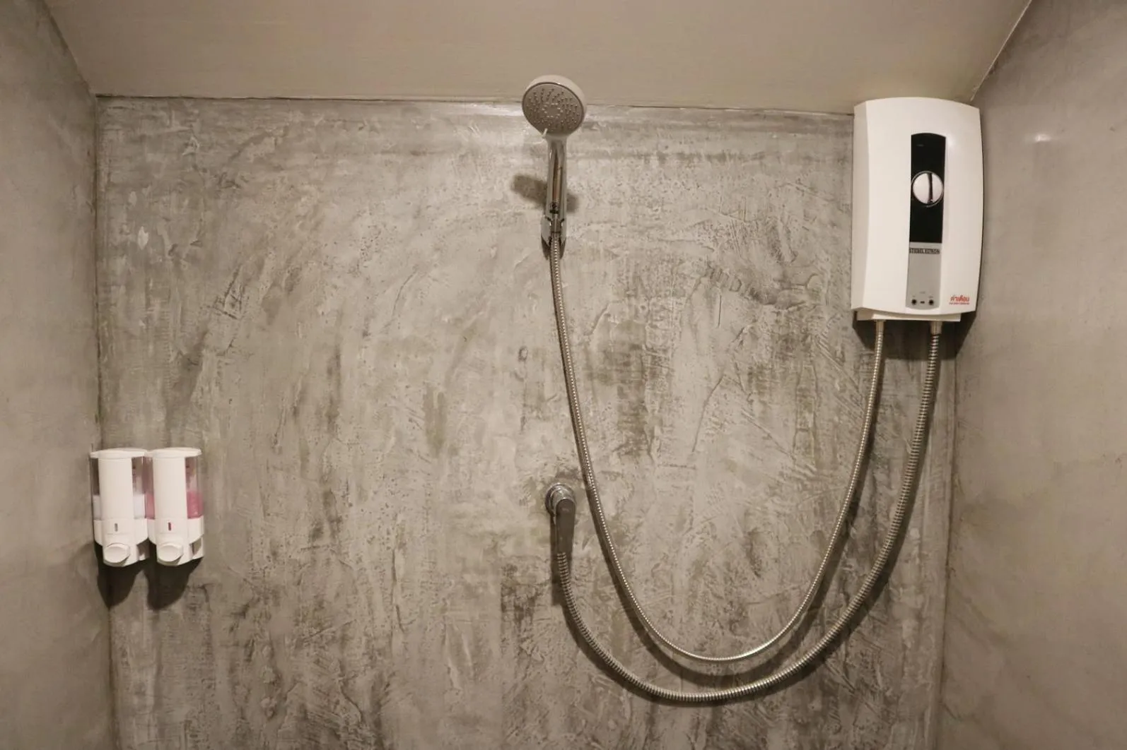 Shower in Lanta Hostel