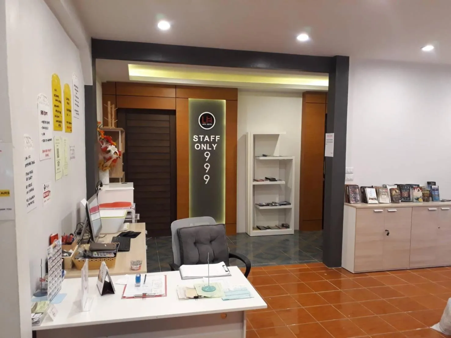 Lobby or reception in Lanta Hostel