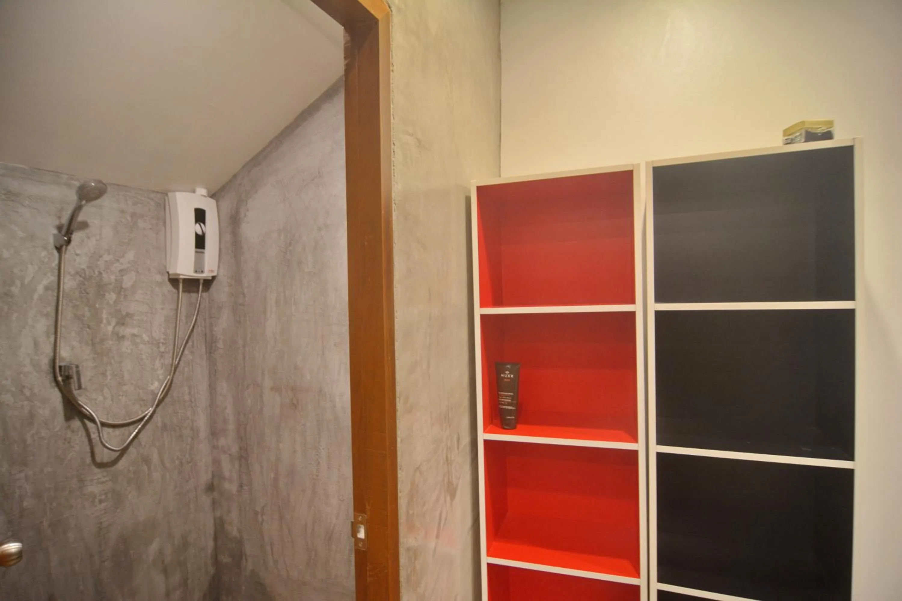 Bathroom in Lanta Hostel