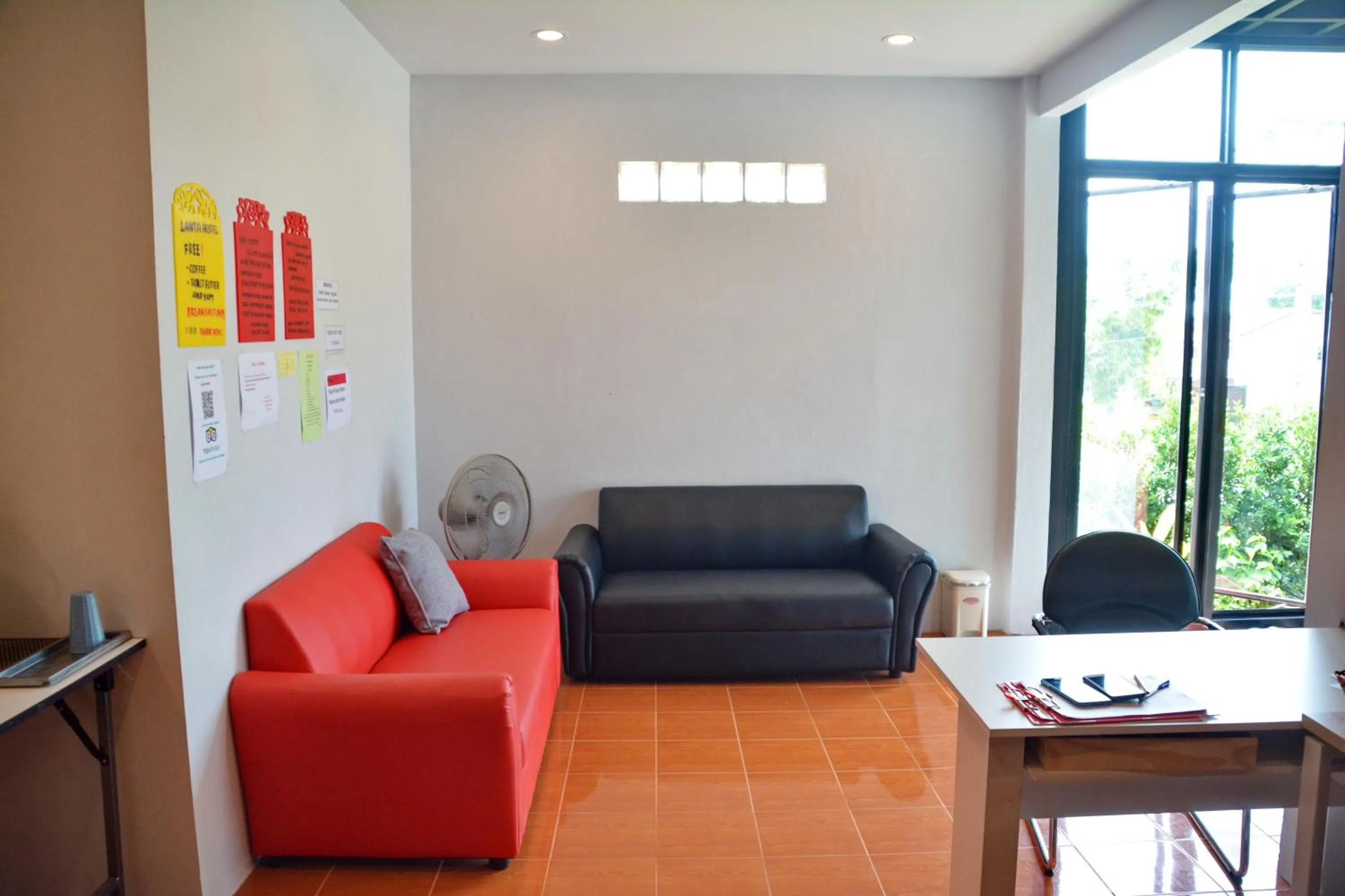 Lobby or reception in Lanta Hostel