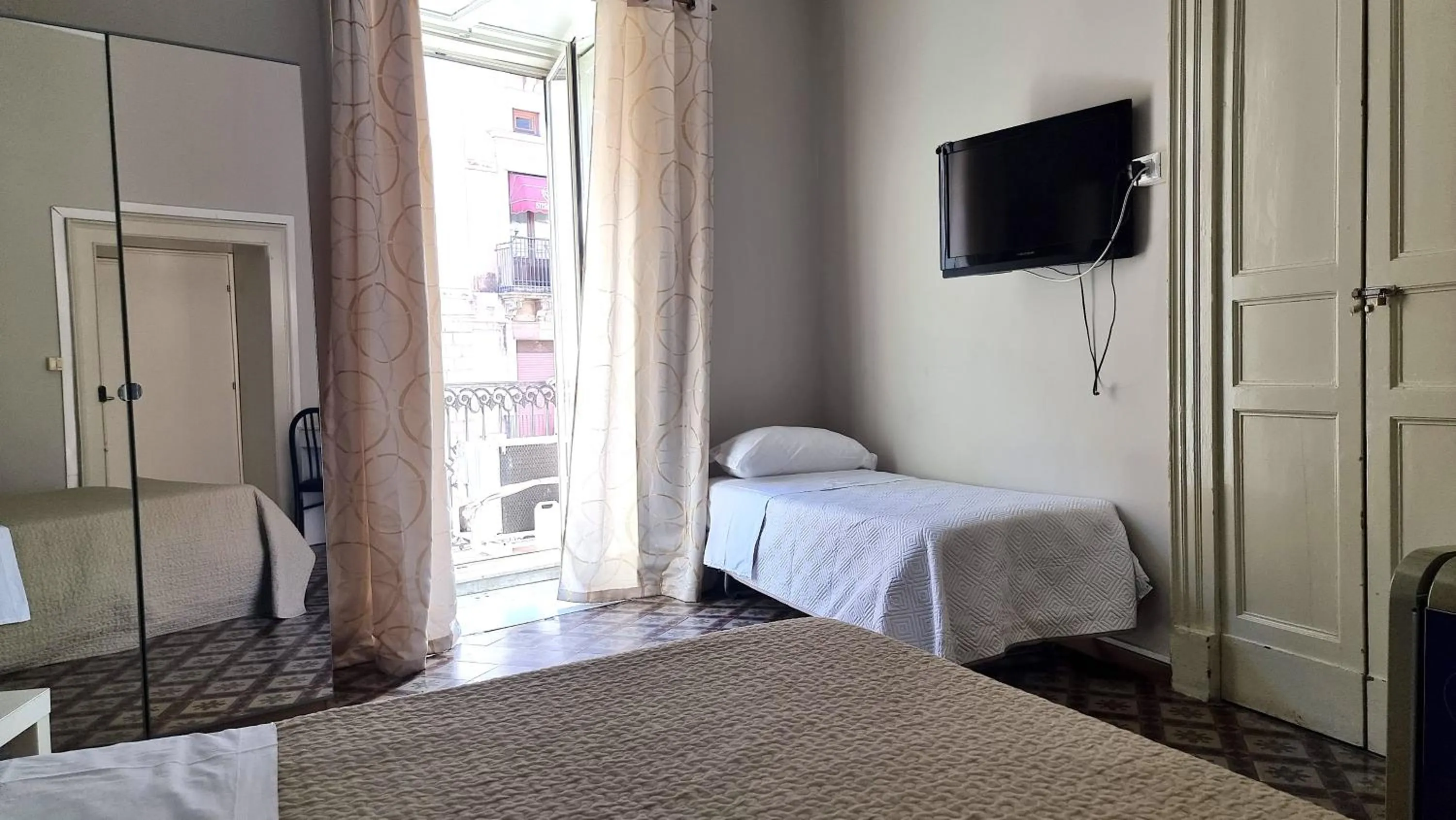 hair dresser, Bed in Cortile Stesicoro