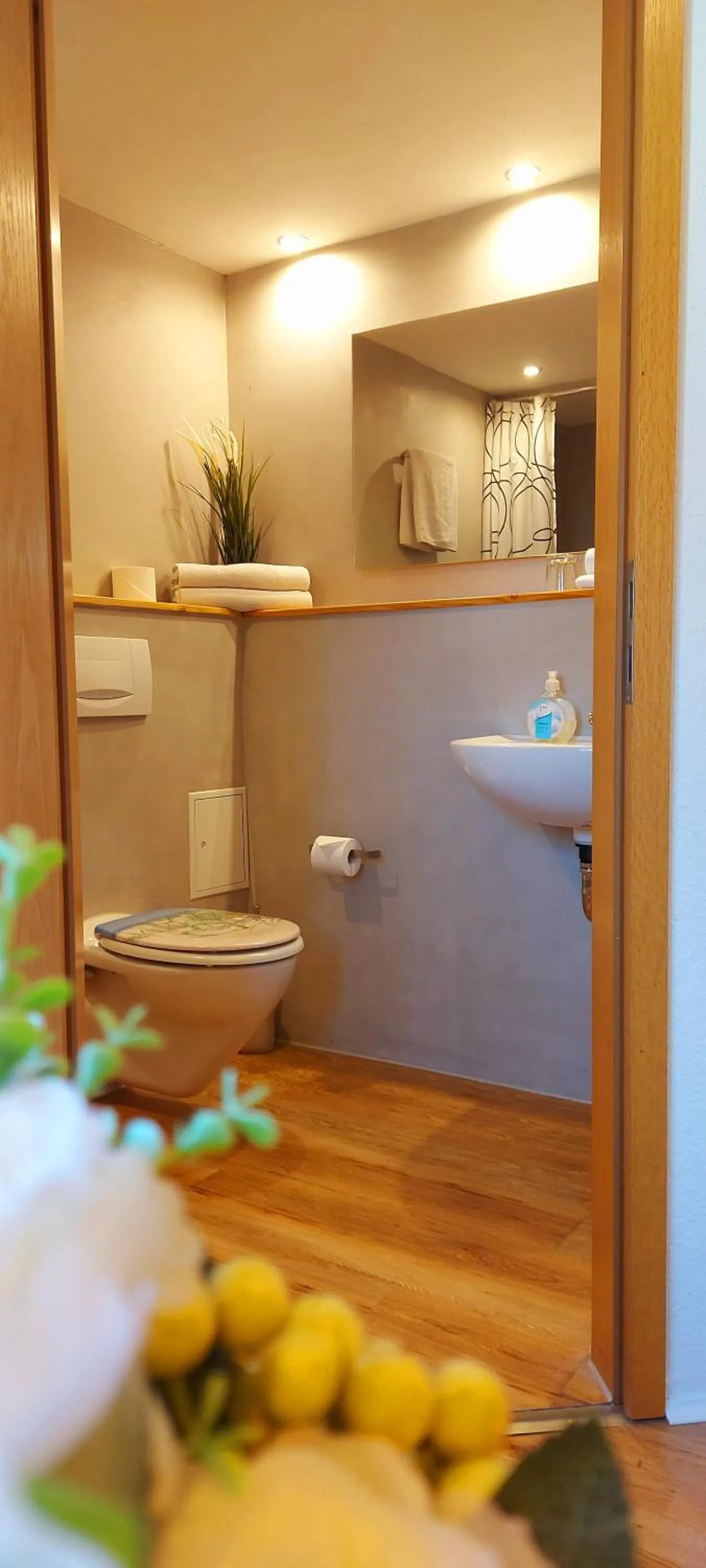 Toilet in Hotel "Pension Marlis"