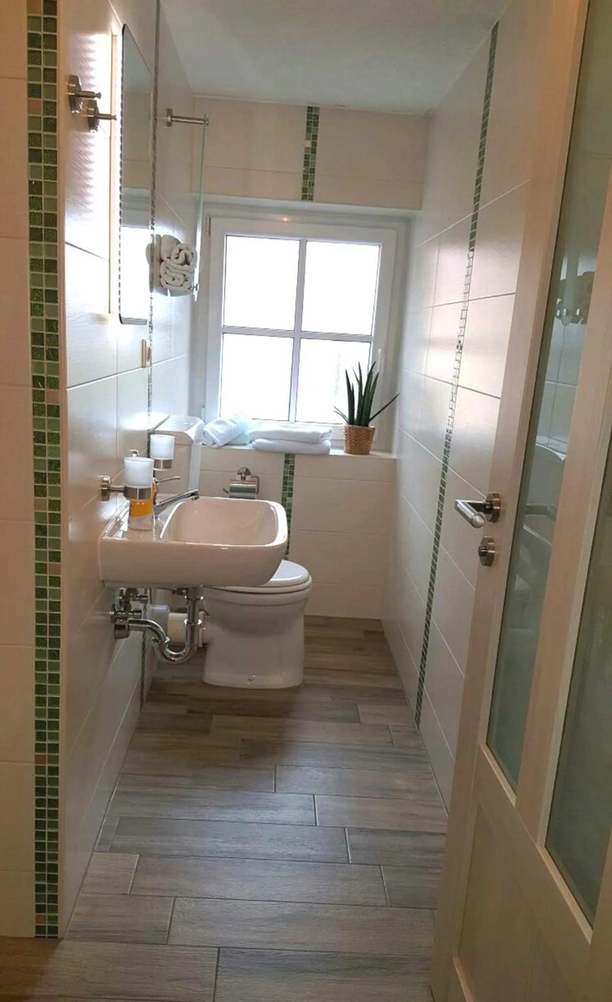 Shower in Hotel "Pension Marlis"