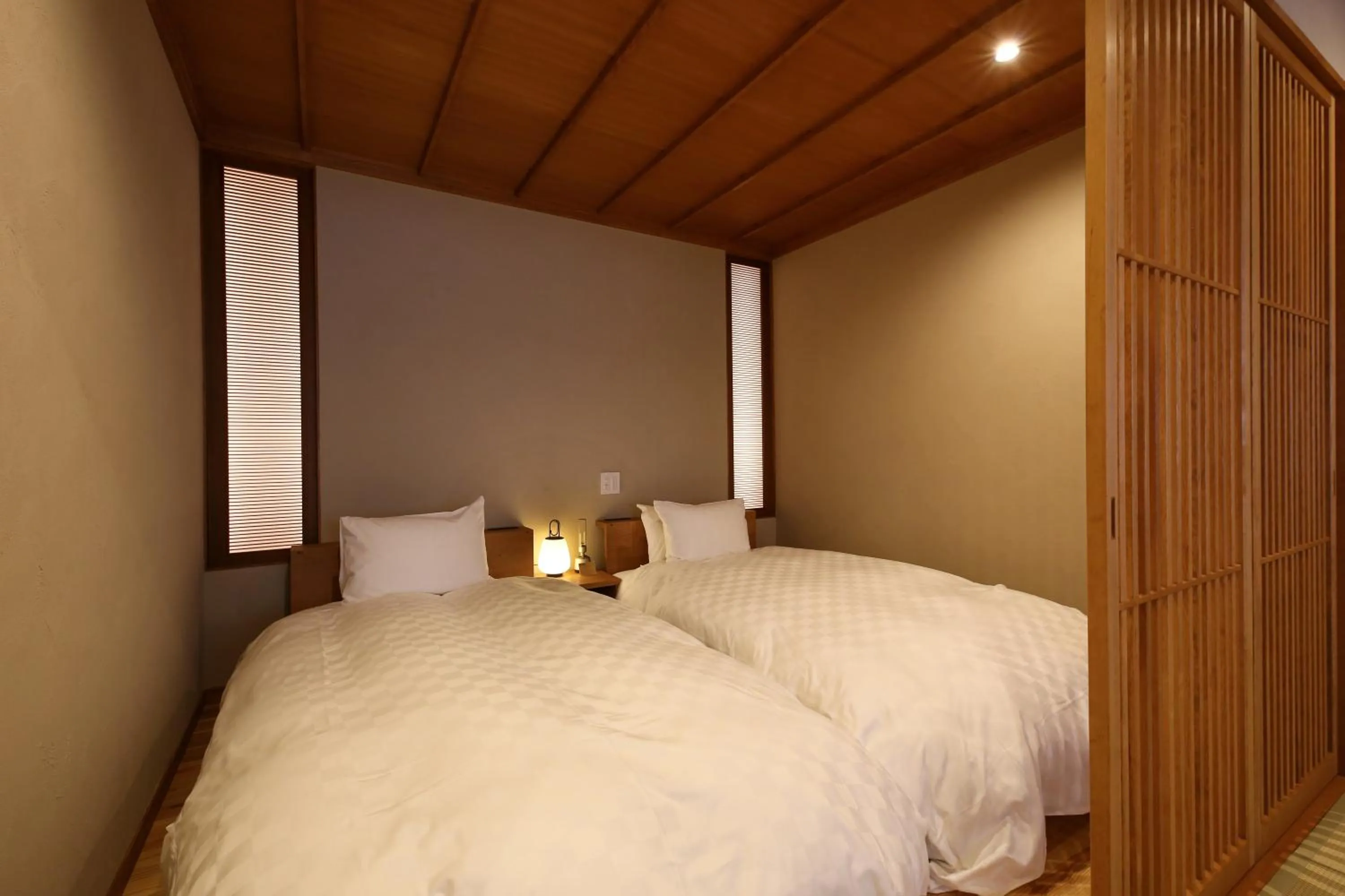 Photo of the whole room, Bed in Kyousen