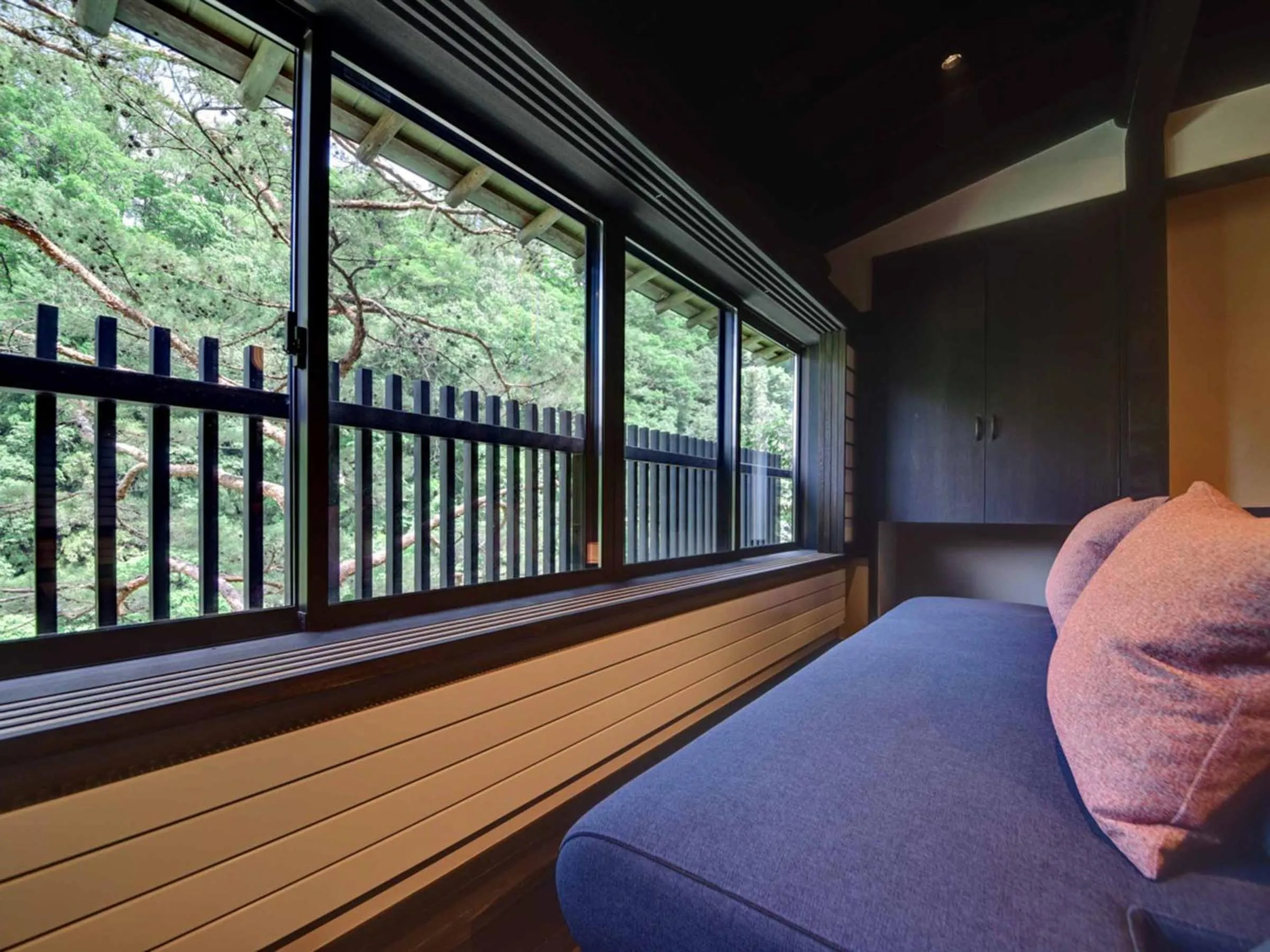 Photo of the whole room in Kyousen