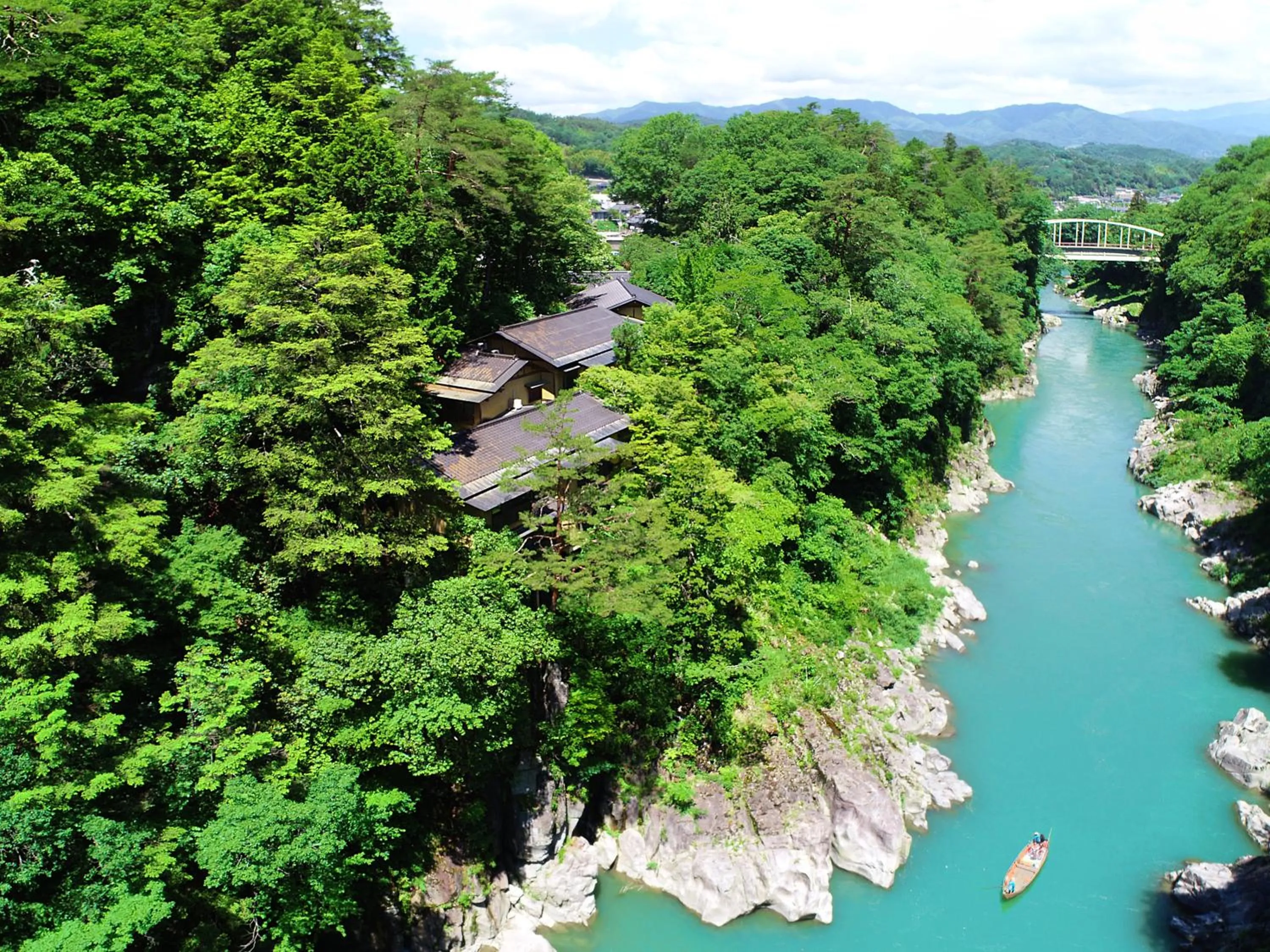 Property building in Kyousen