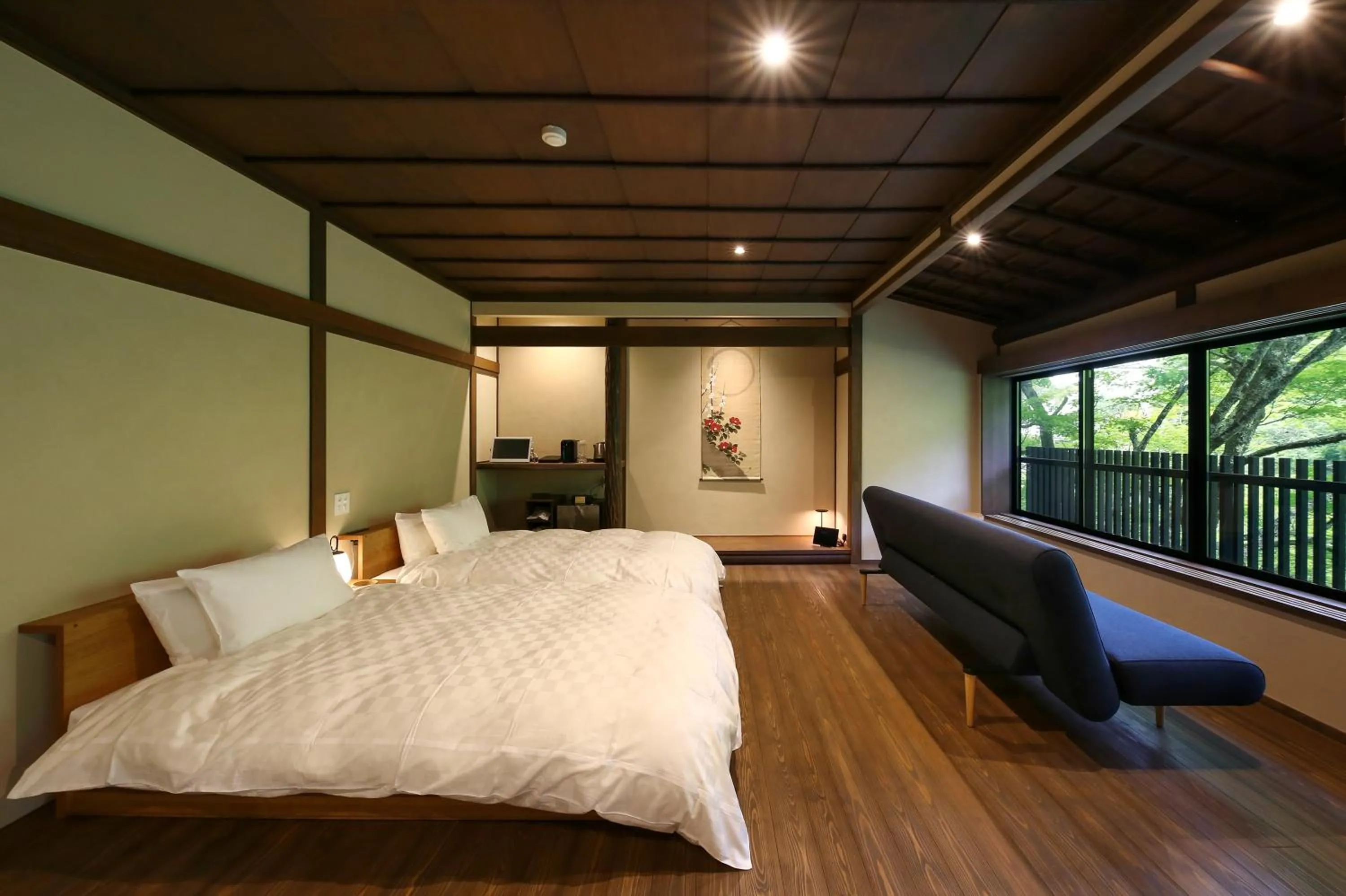 Photo of the whole room, Bed in Kyousen