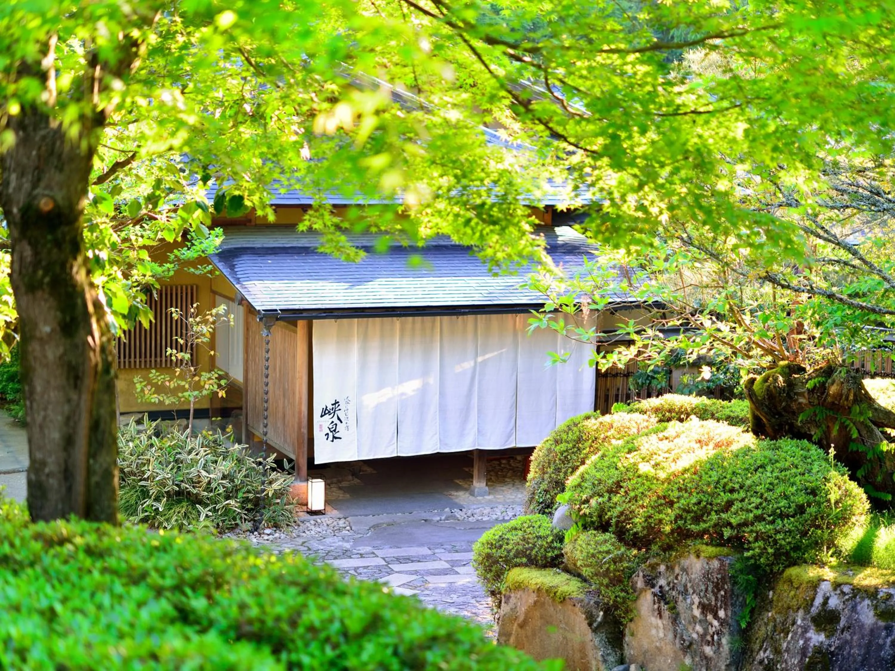 Property building in Kyousen