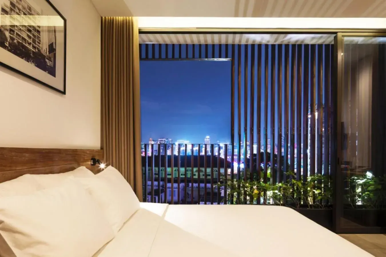 City view, Bed in Triple E Hotel Fine Art Museum City view, Bed in Triple E Hotel Fine Art Museum