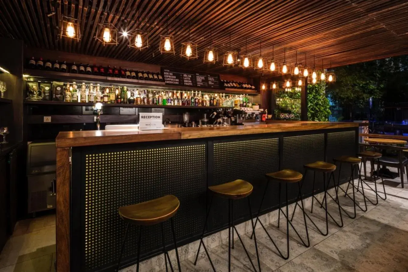 Restaurant/places to eat in Triple E Hotel Fine Art Museum Restaurant/places to eat in Triple E Hotel Fine Art Museum