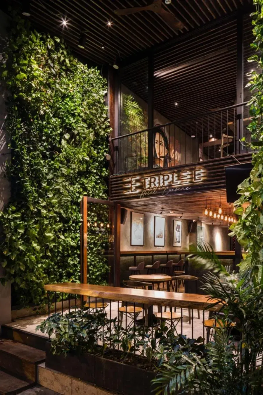 Facade/entrance in Triple E Hotel Fine Art Museum Facade/entrance in Triple E Hotel Fine Art Museum