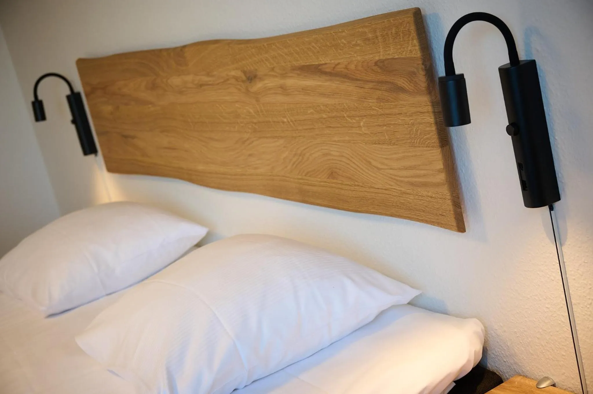 Property building, Bed in Motel Apartments