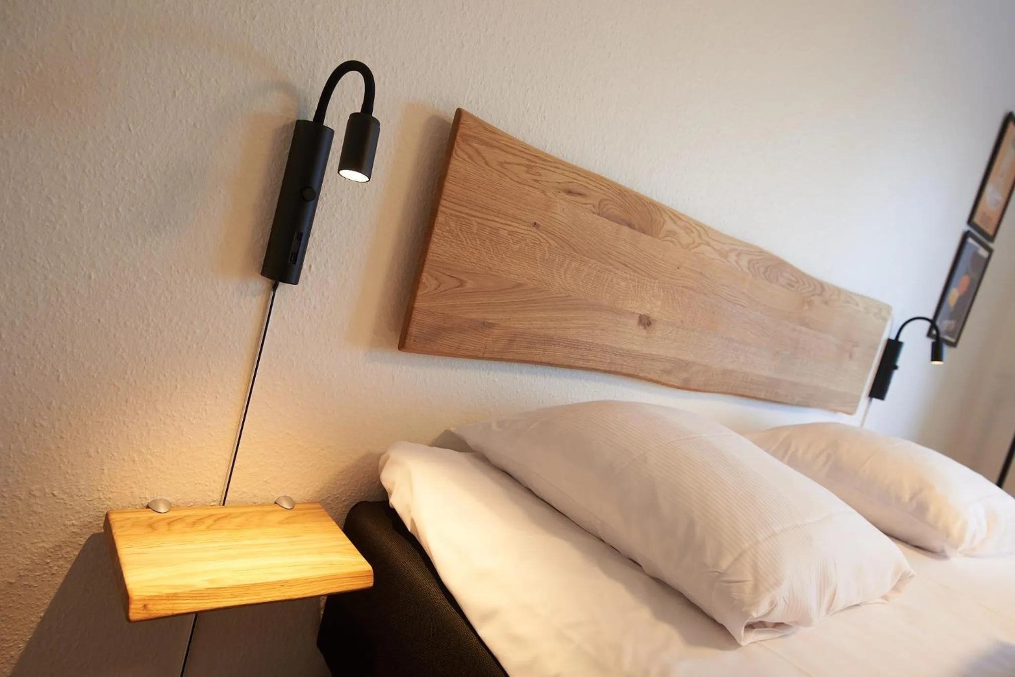 Property building, Bed in Motel Apartments