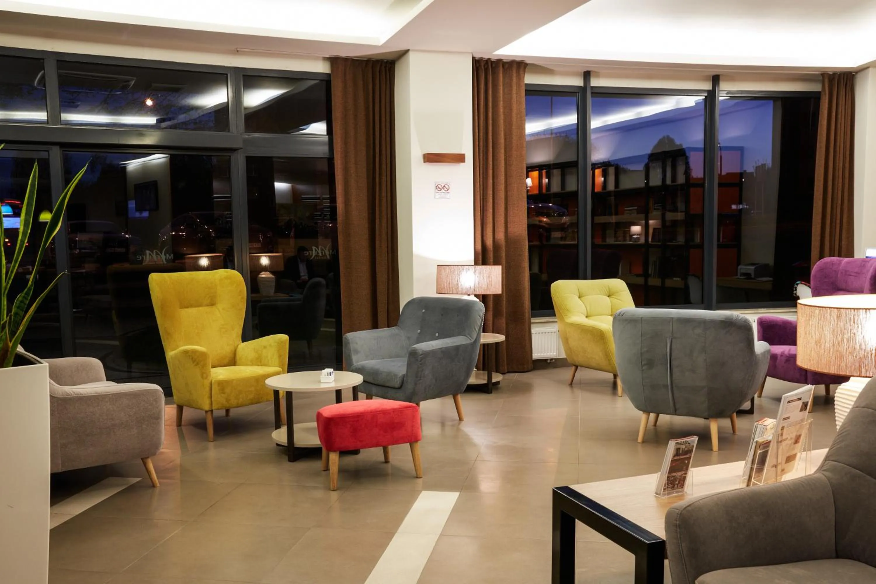 Lobby or reception in Vestil Hotel