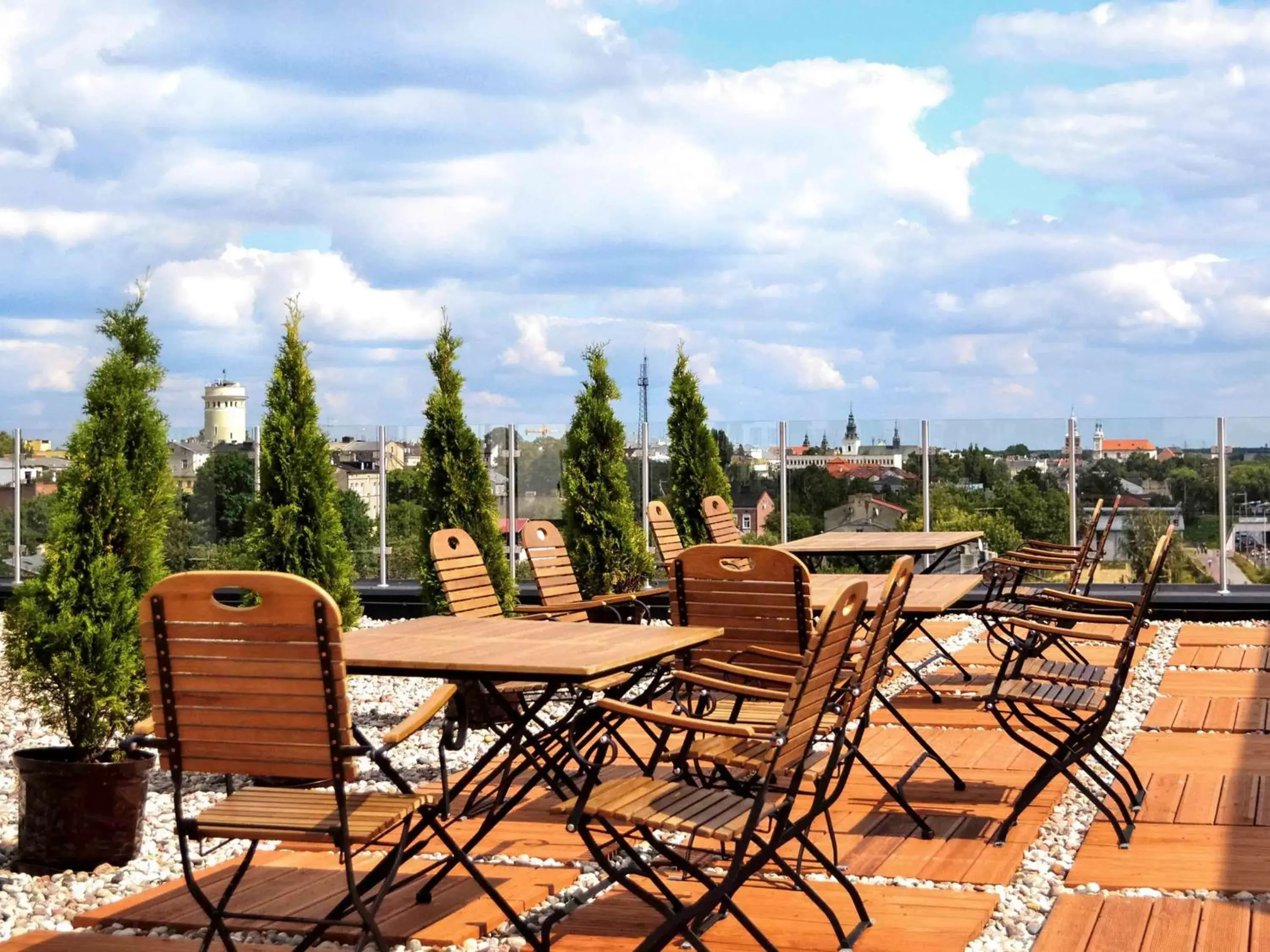 Restaurant/places to eat in Vestil Hotel Restaurant/places to eat in Vestil Hotel