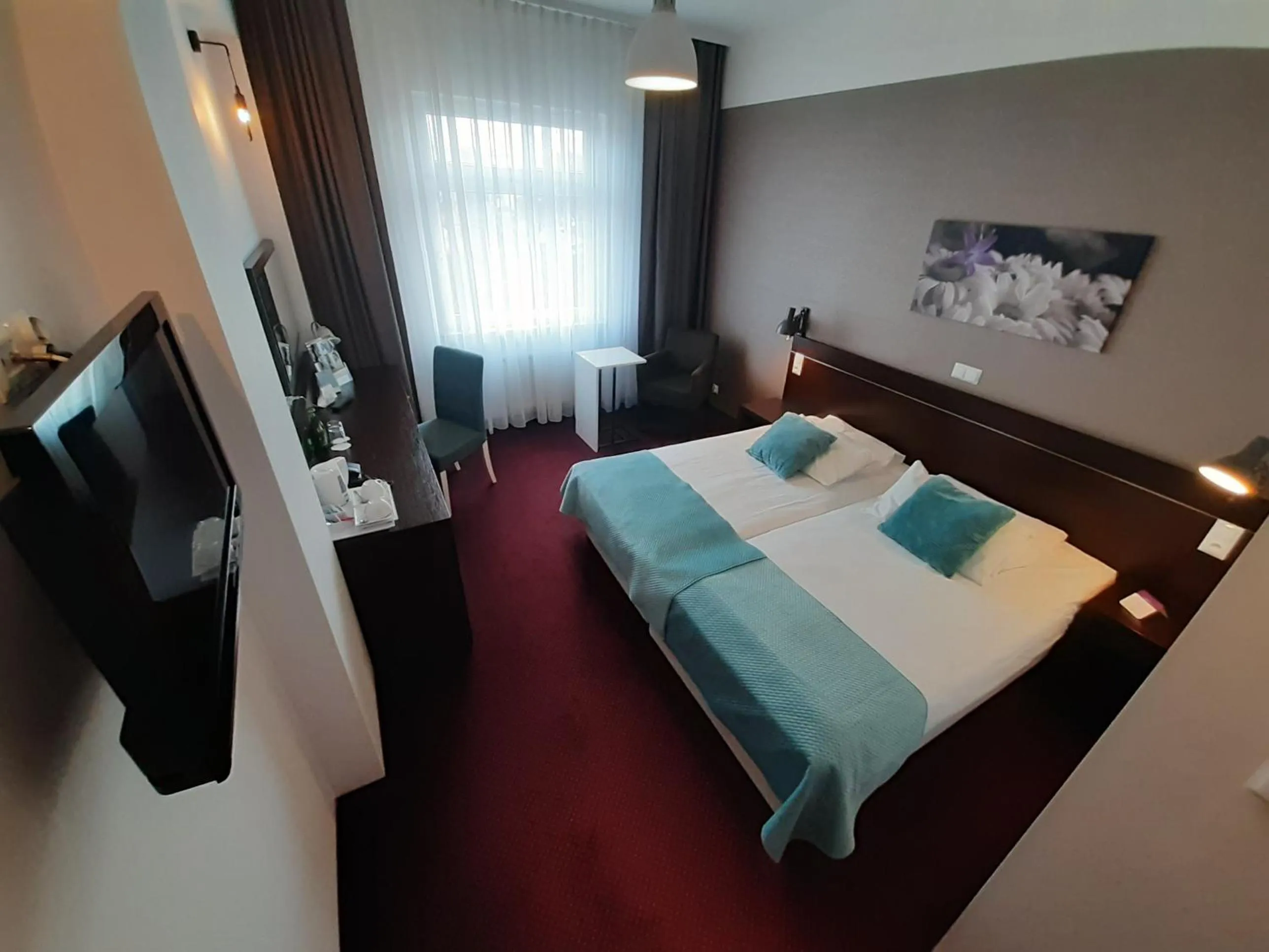 Photo of the whole room, Bed in Vestil Hotel