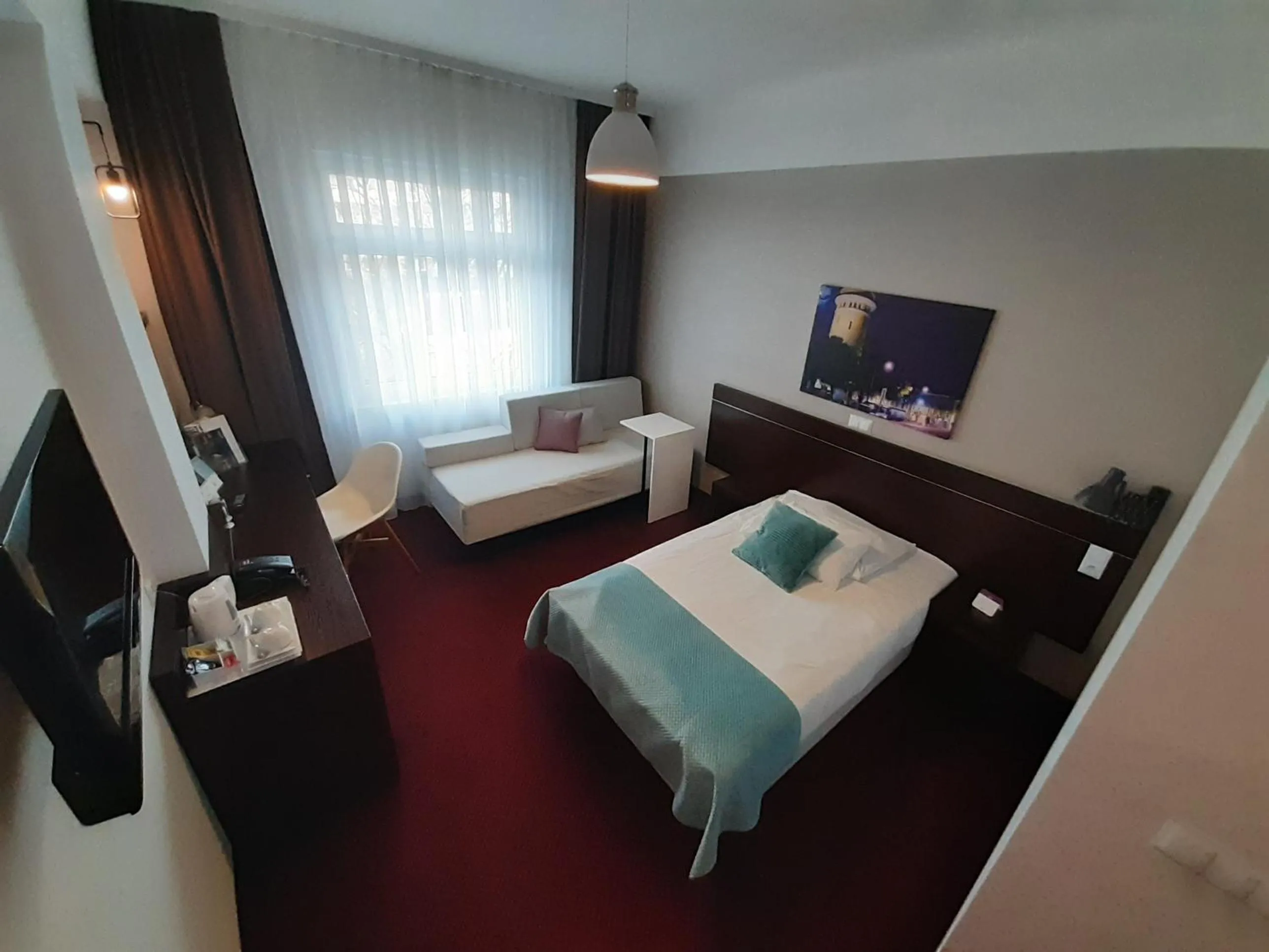 Photo of the whole room, Bed in Vestil Hotel