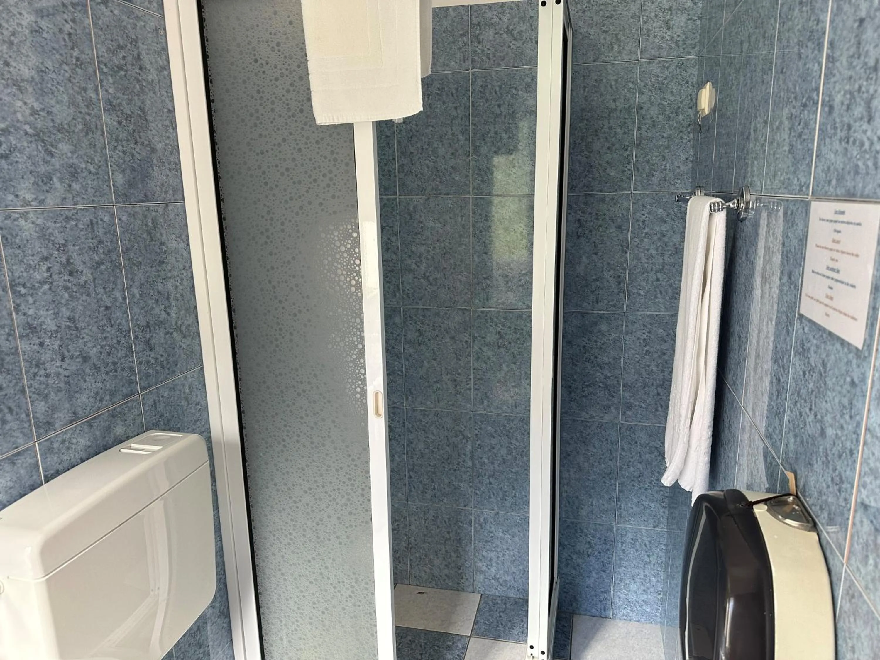 Shower in Residencial Familia