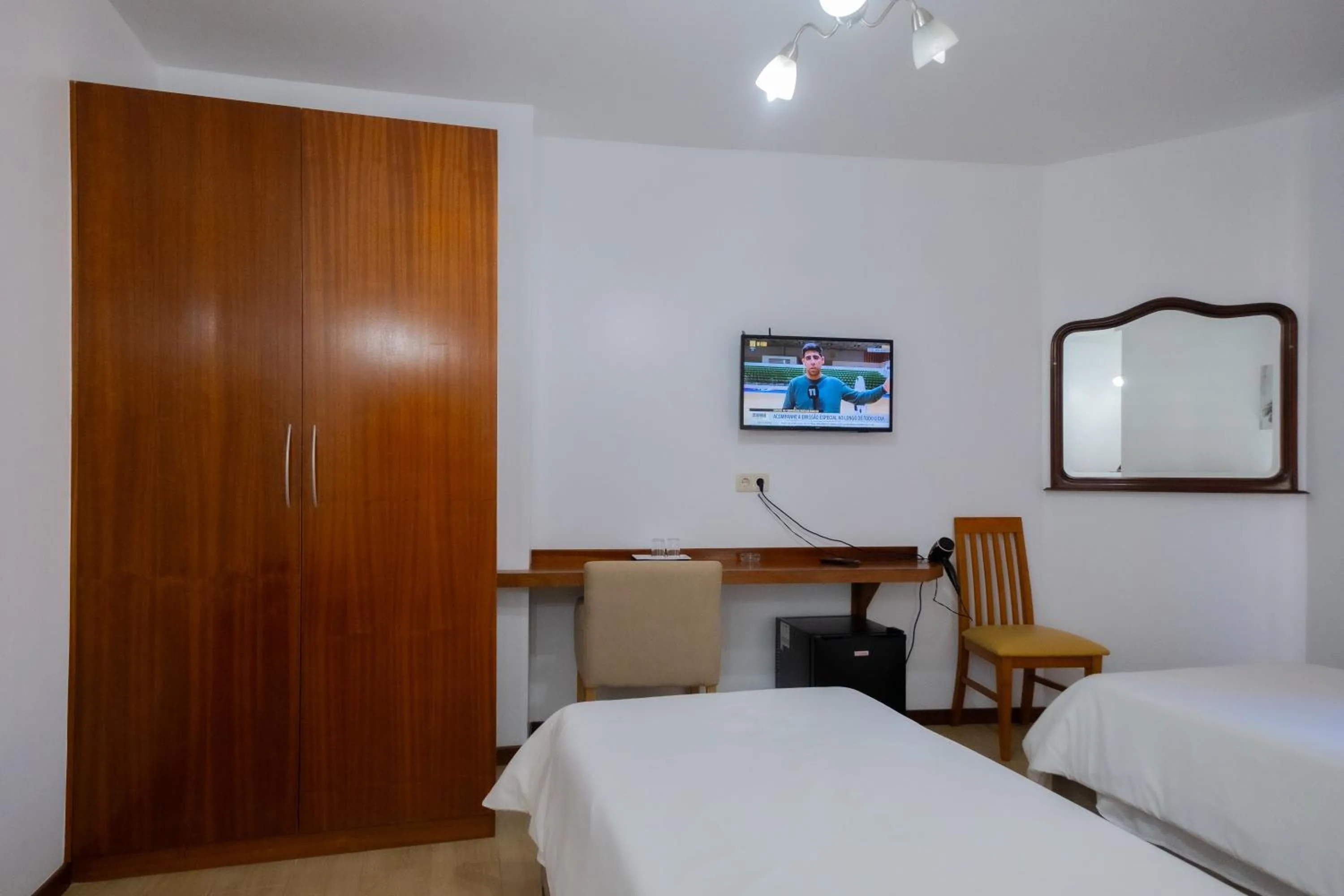 wardrobe, Bed in Residencial Familia