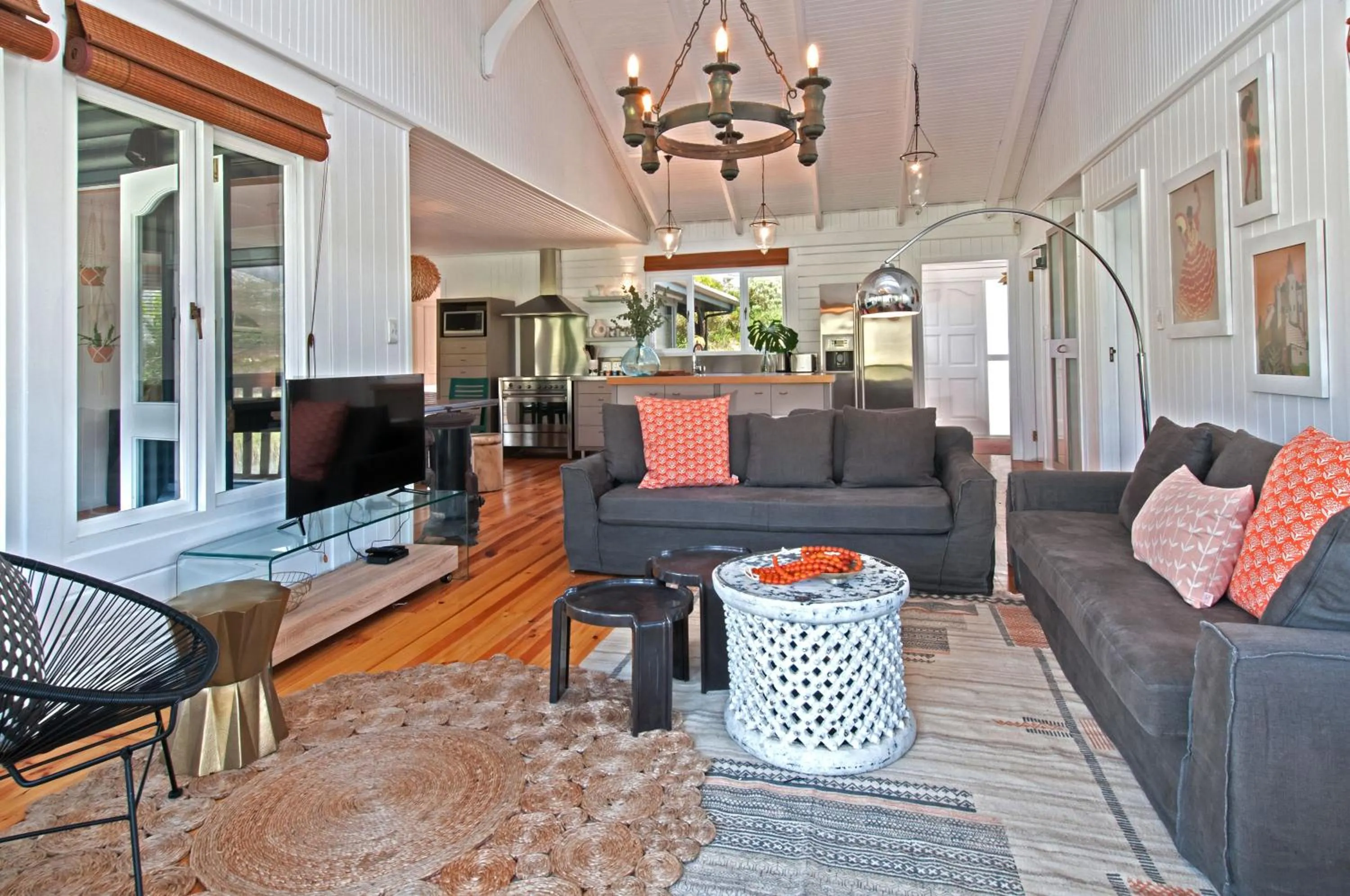 TV and multimedia in Moon River House