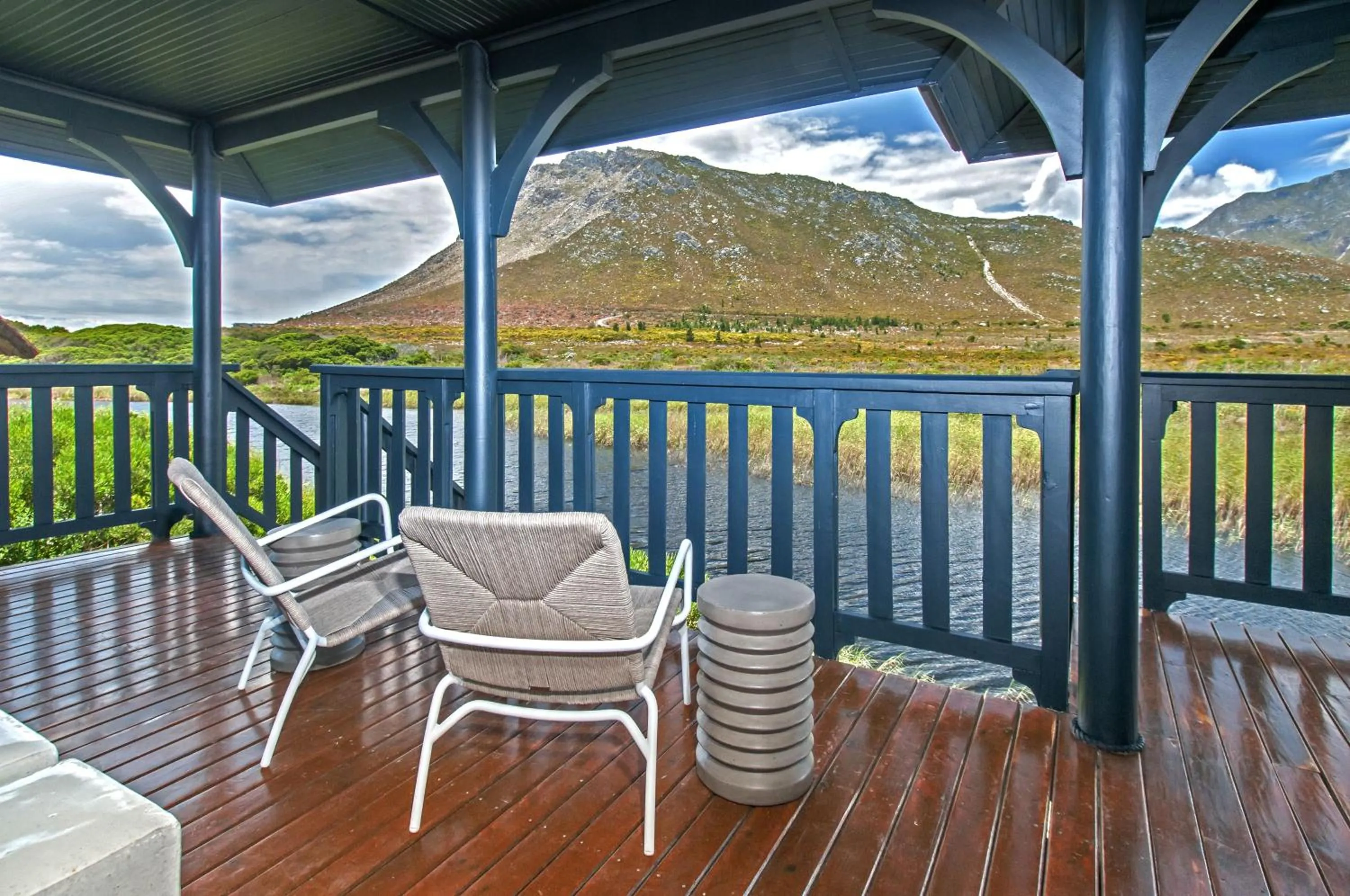 River view in Moon River House