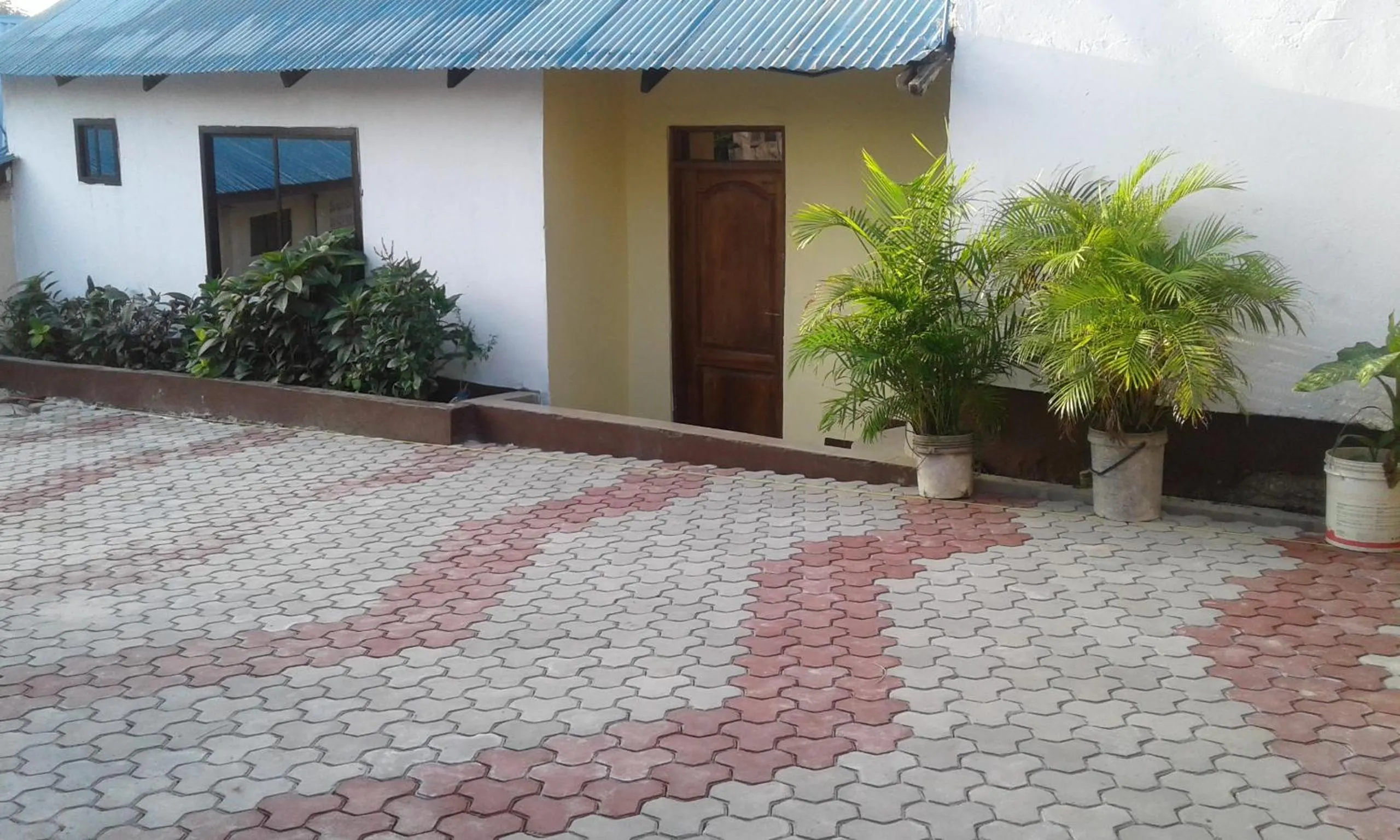 Property building in JJ & JE Family House