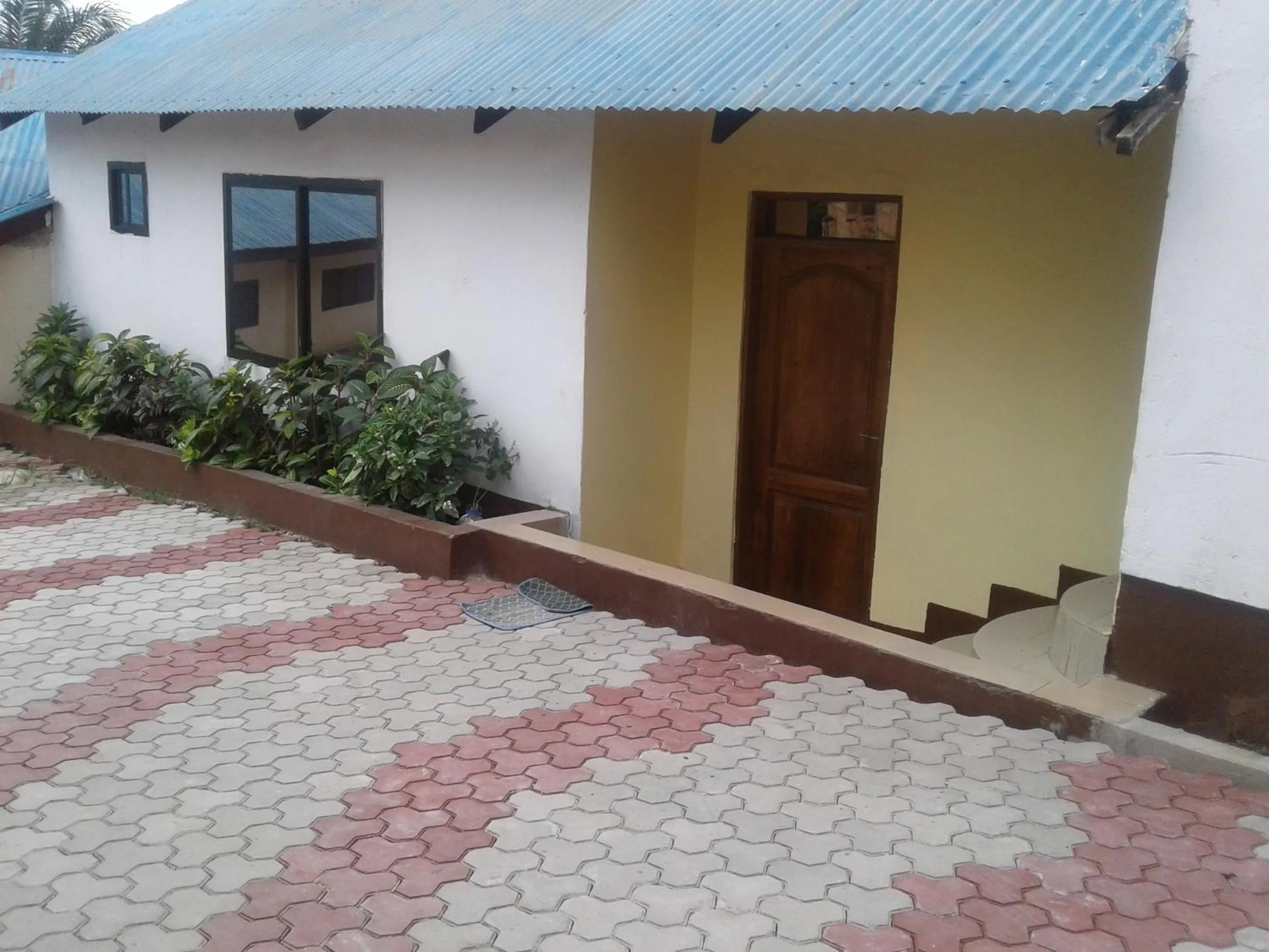 JJ & JE Family House