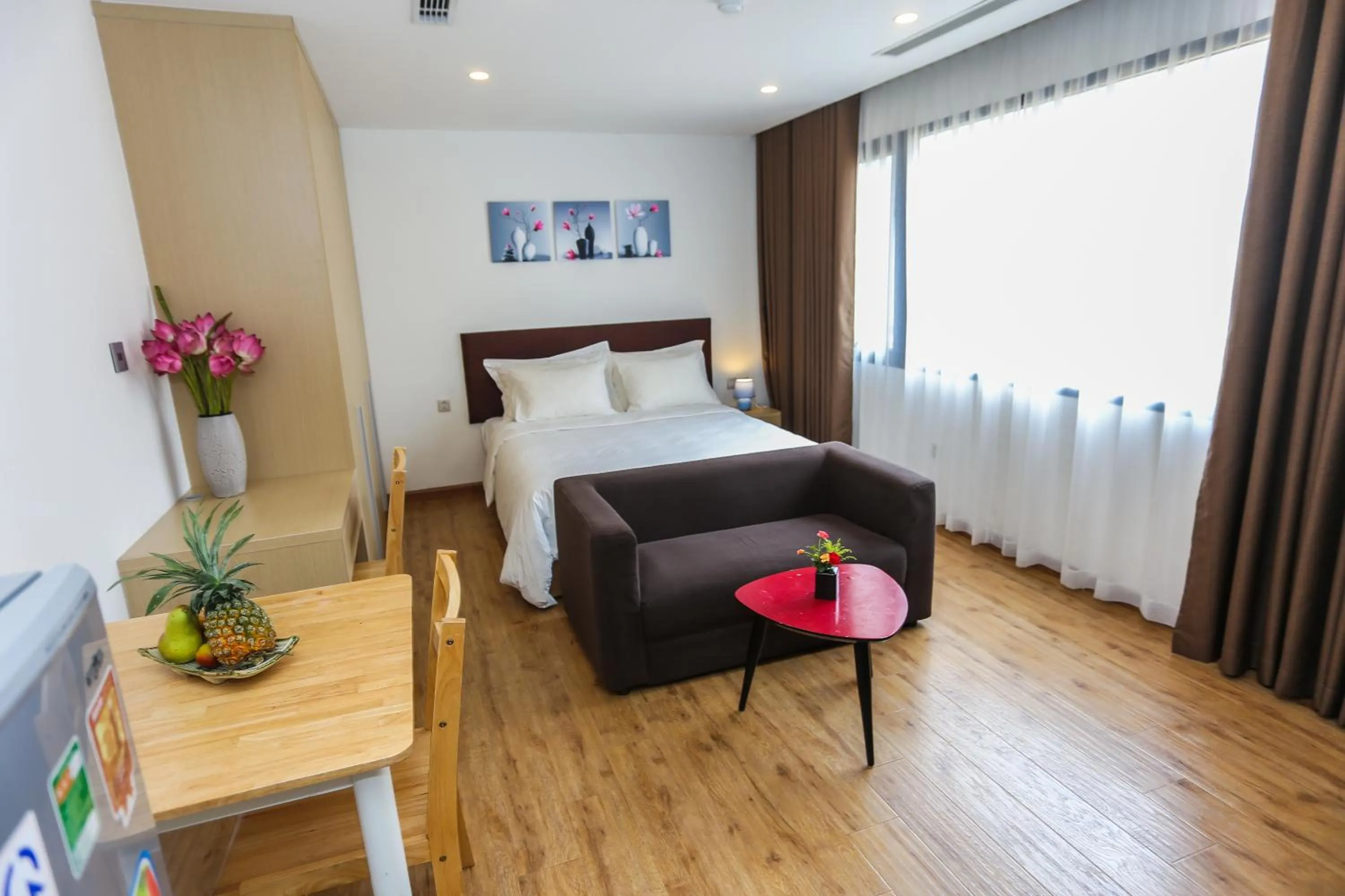 Photo of the whole room, Bed in Ficus Suites