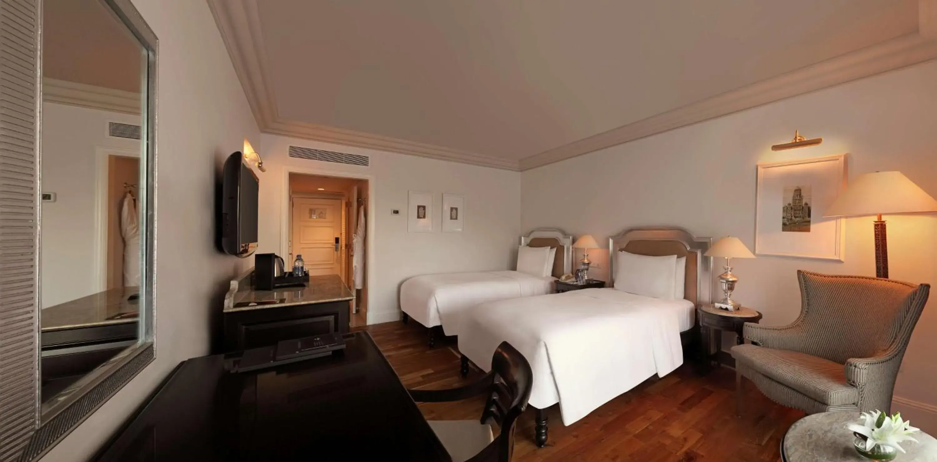 Twin Room in Hilton Mumbai International Airport Hotel Twin Room in Hilton Mumbai International Airport Hotel