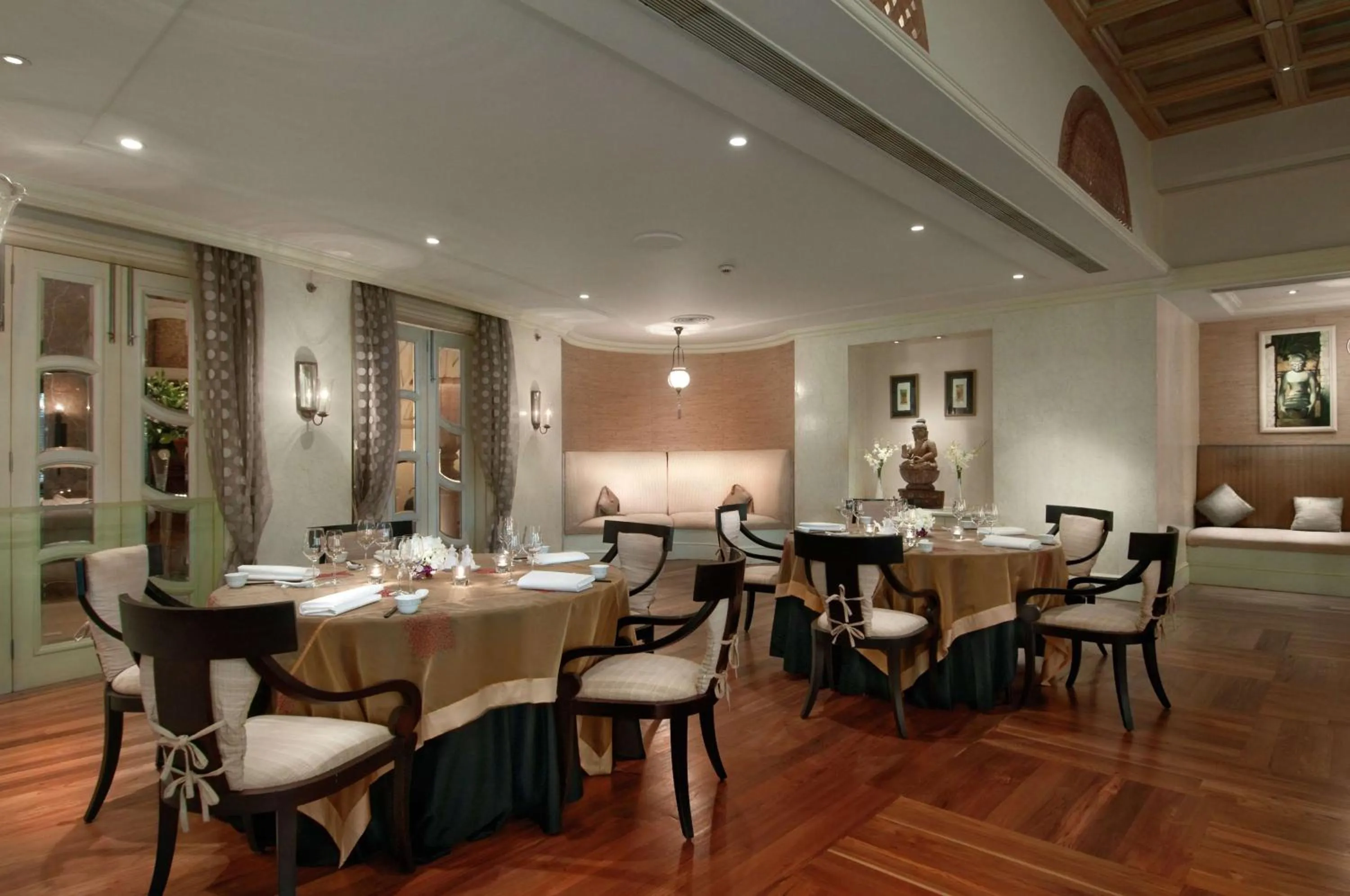 Restaurant/places to eat in Hilton Mumbai International Airport Hotel