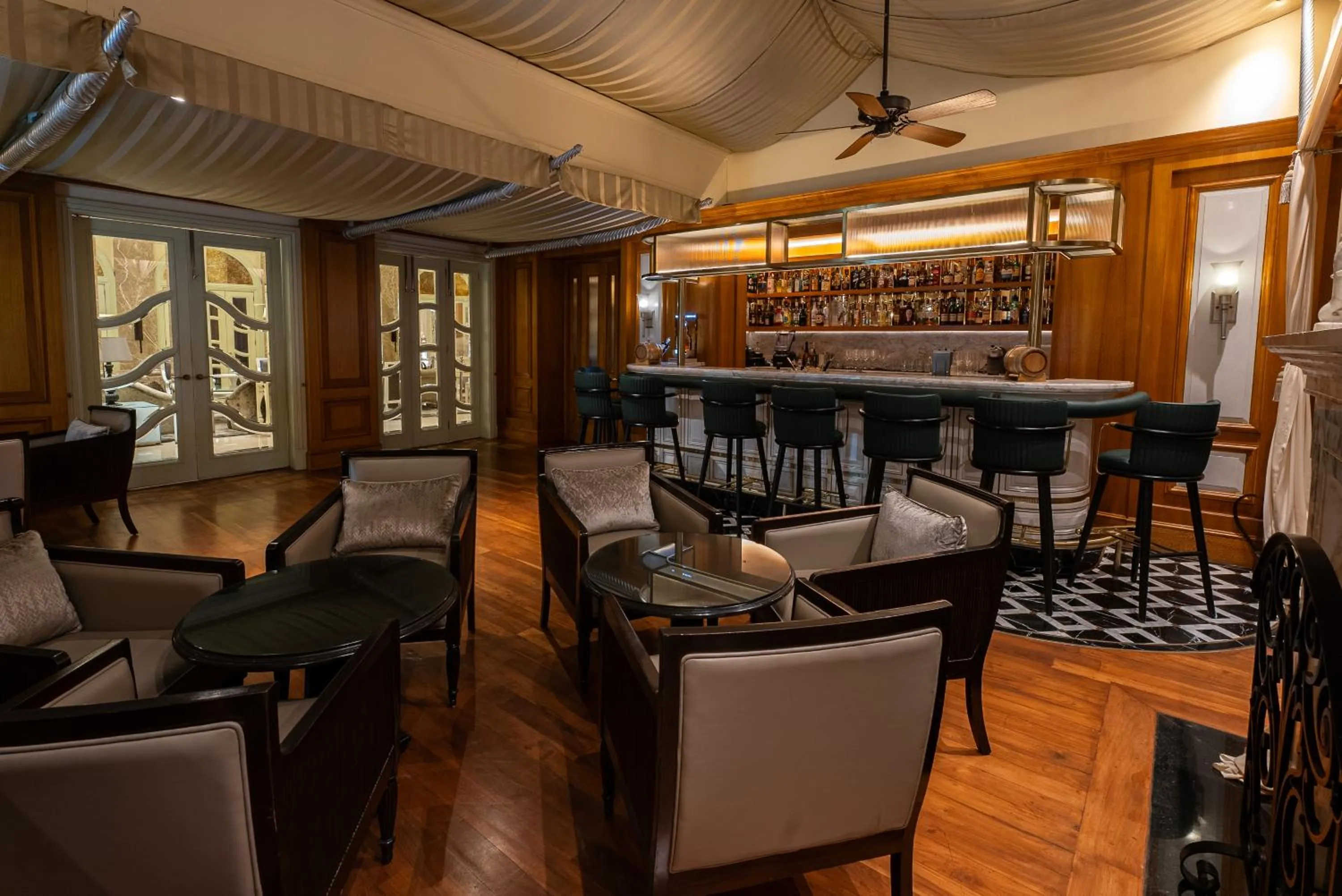 Restaurant/places to eat in Hilton Mumbai International Airport Hotel