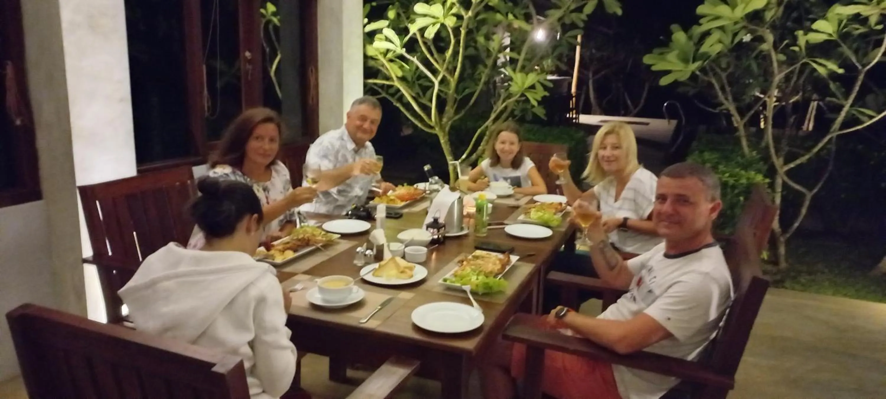 Restaurant/places to eat in Ananya Beach Resort