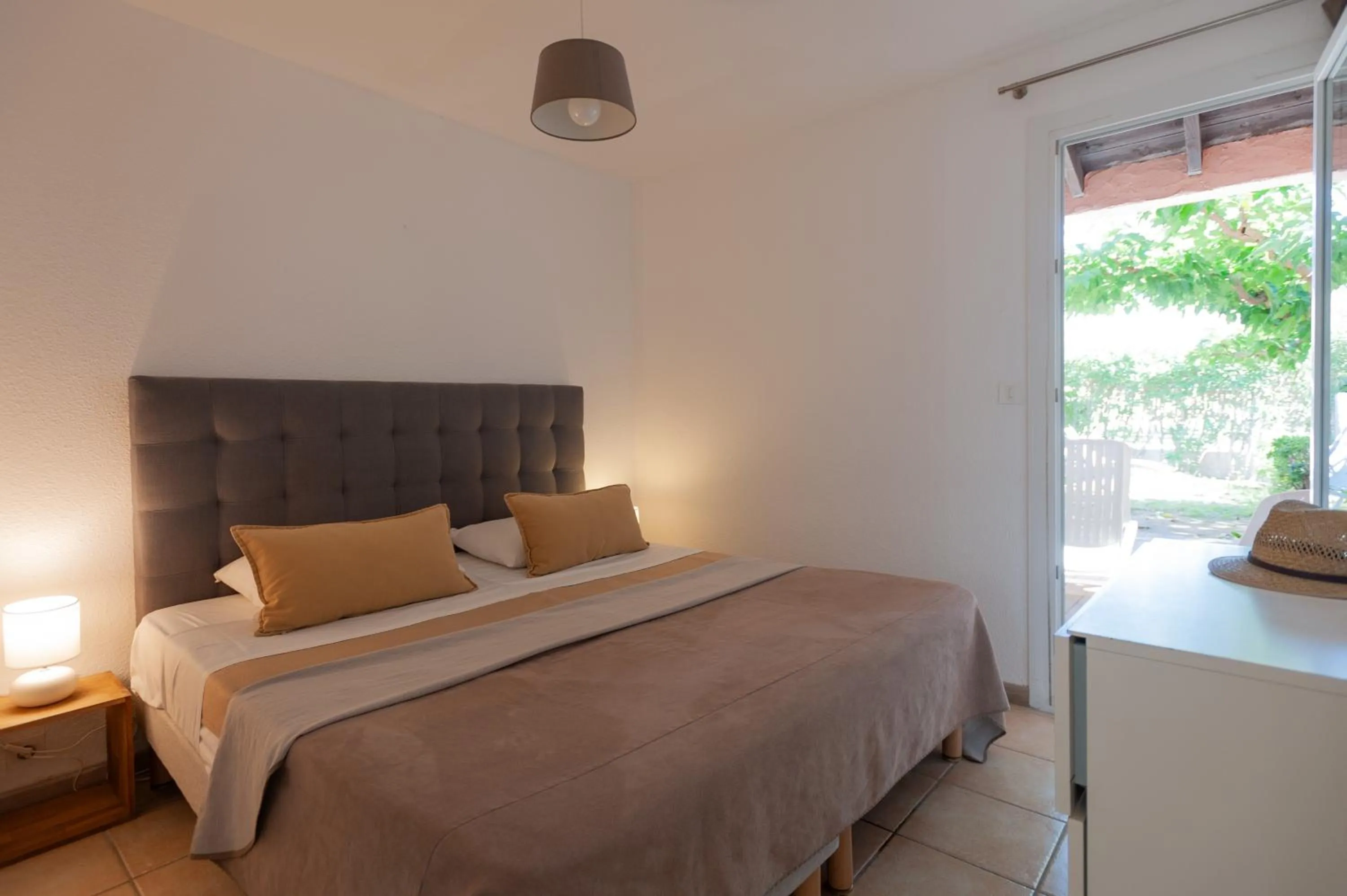 Bed in Résidence Marina Di Santa Giulia