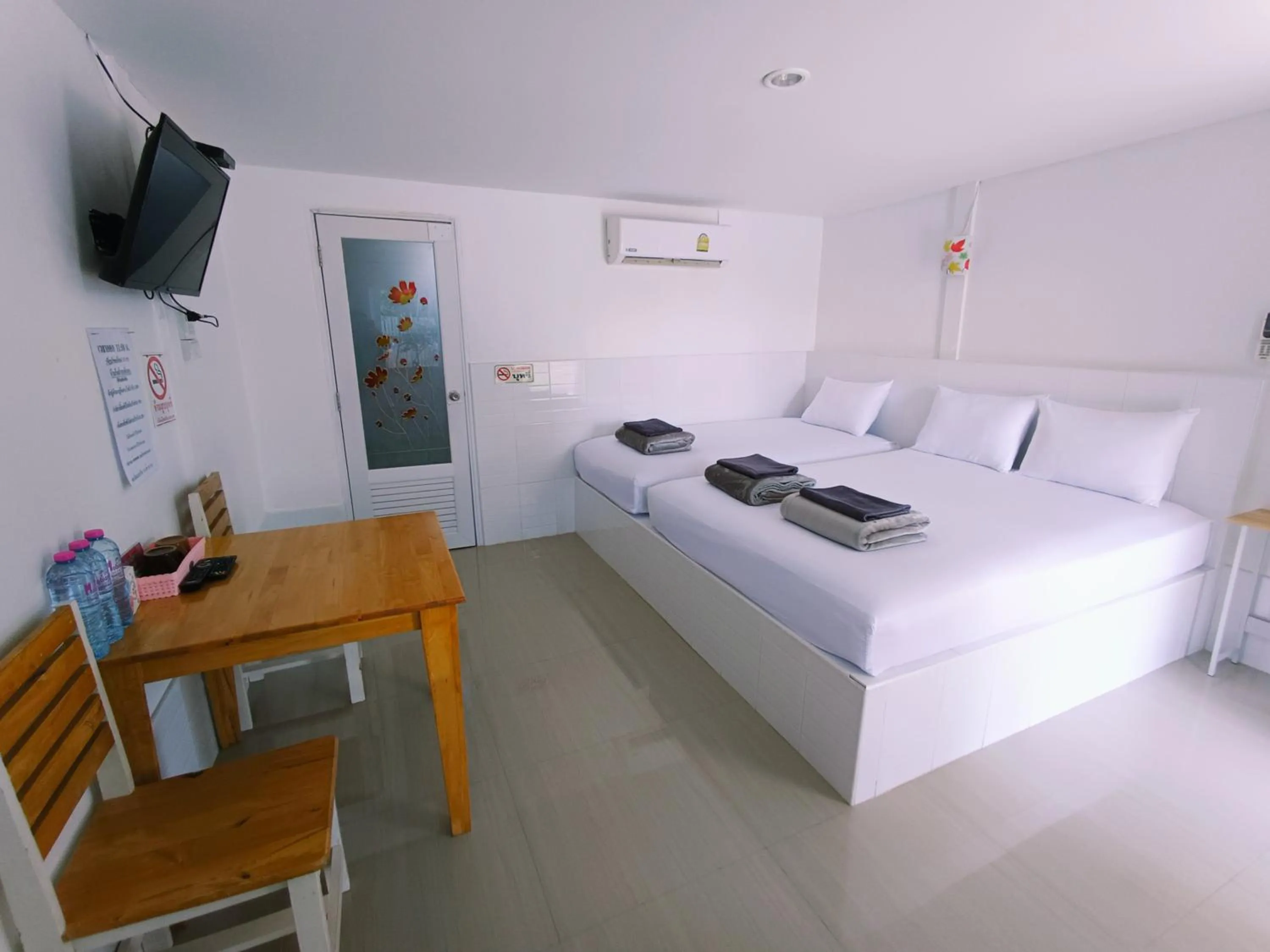 Bed in Saan Rak Resort