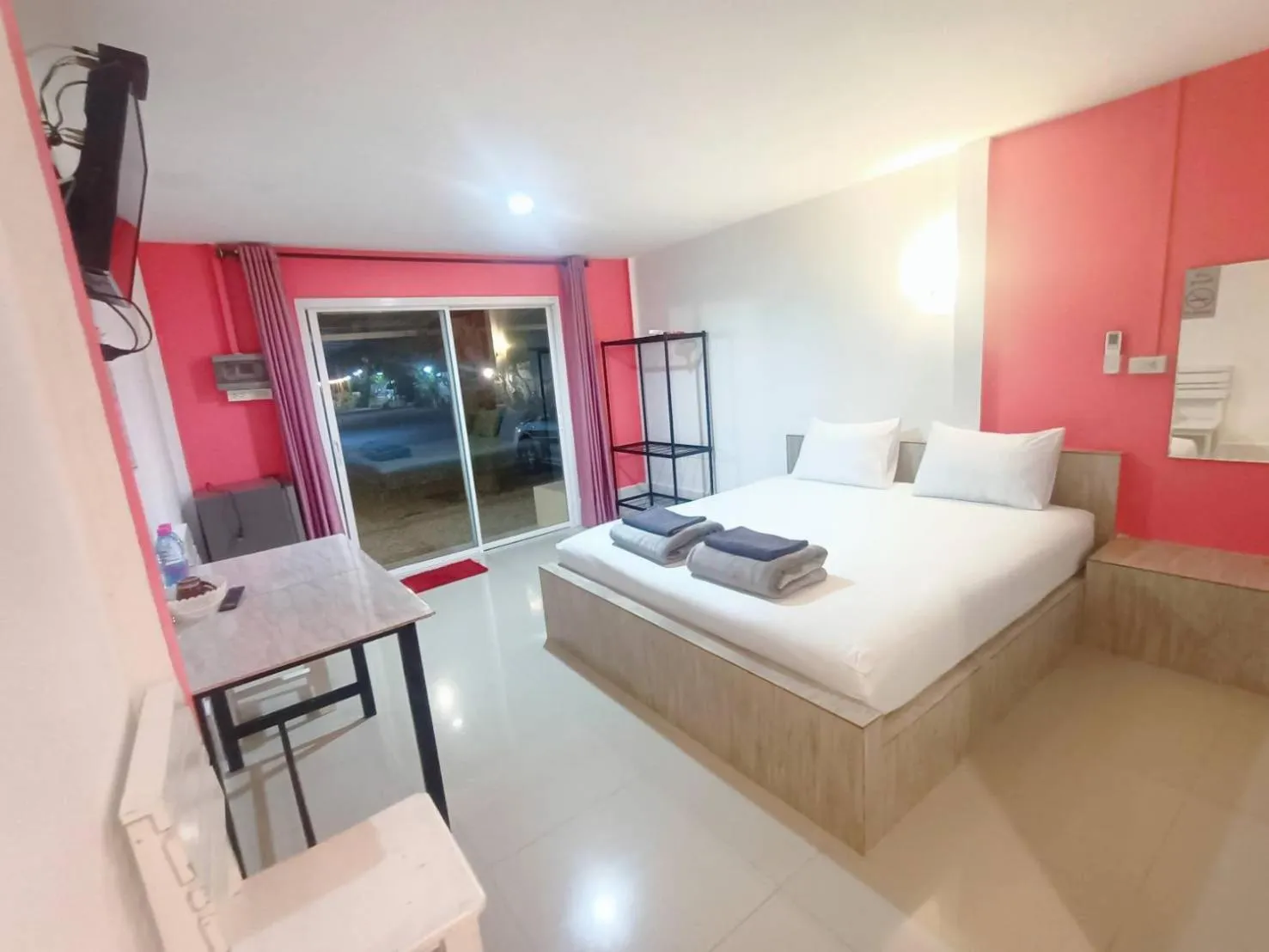 Bed in Saan Rak Resort