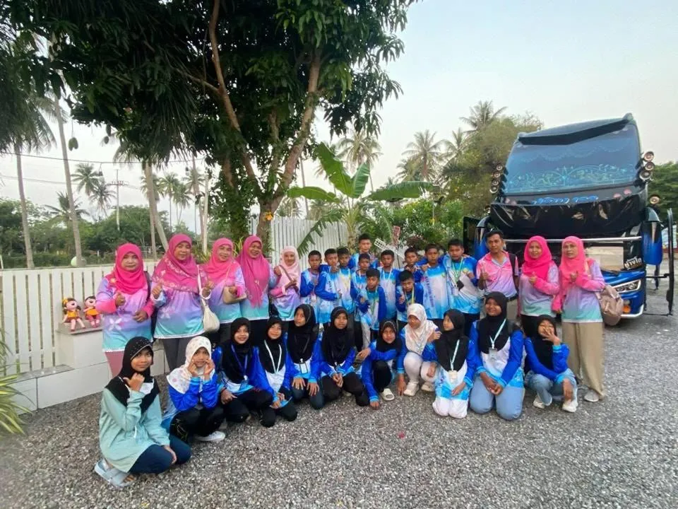 group of guests in Saan Rak Resort