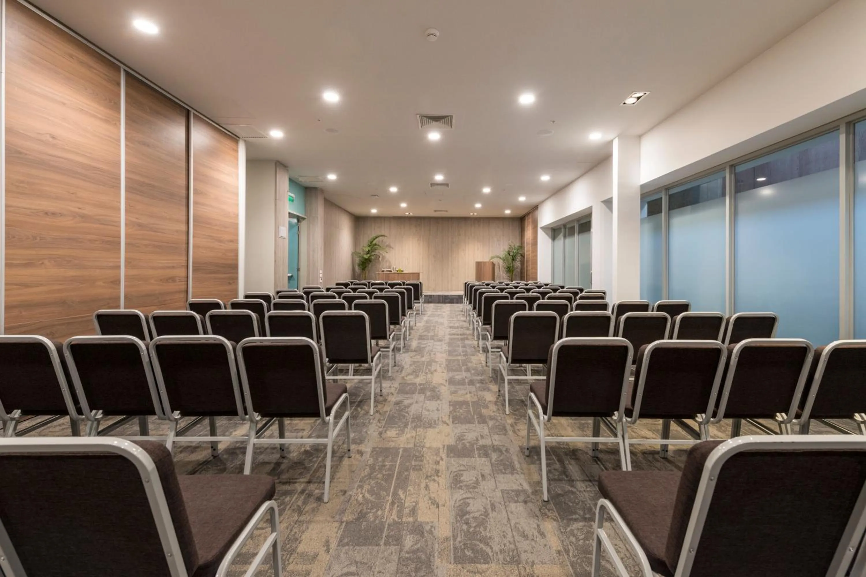 Meeting/conference room in Holiday Inn - Lima Airport by IHG